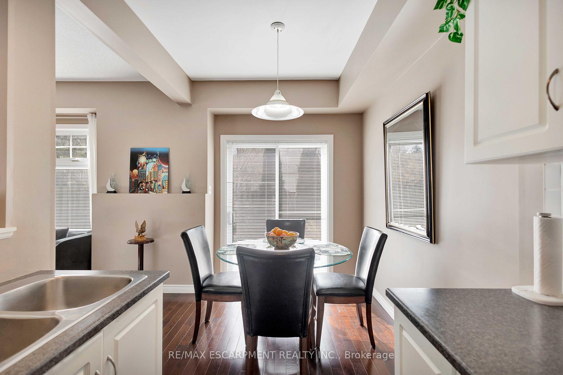 Photo 15 of Unit 8, 232 Stonehenge Drive, Hamilton, Ancaster — HOMEH