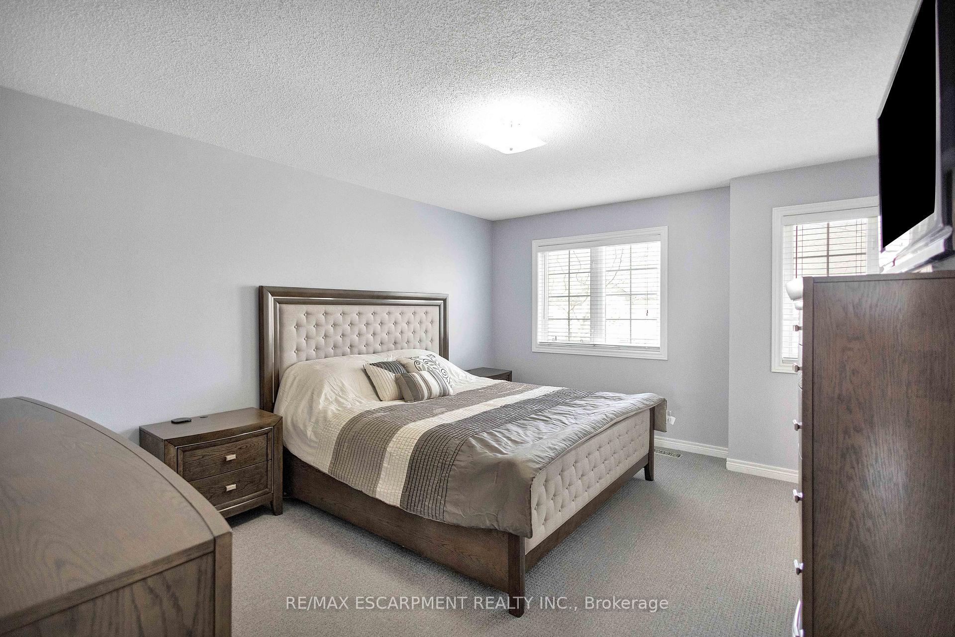 Photo 18 of Unit 8, 232 Stonehenge Drive, Hamilton, Ancaster — HOMEH