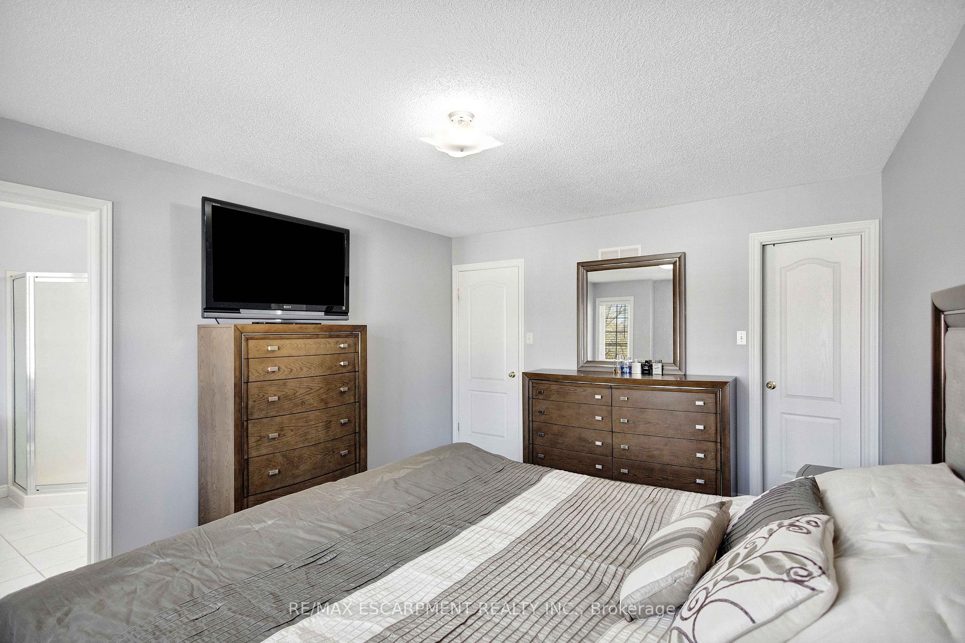 Photo 20 of Unit 8, 232 Stonehenge Drive, Hamilton, Ancaster — HOMEH