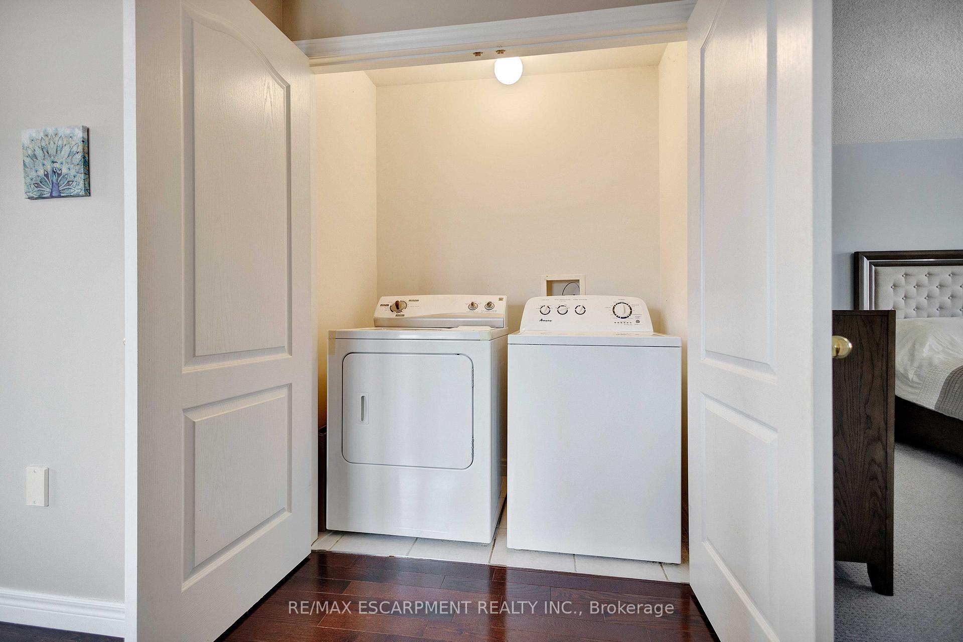 Photo 27 of Unit 8, 232 Stonehenge Drive, Hamilton, Ancaster — HOMEH