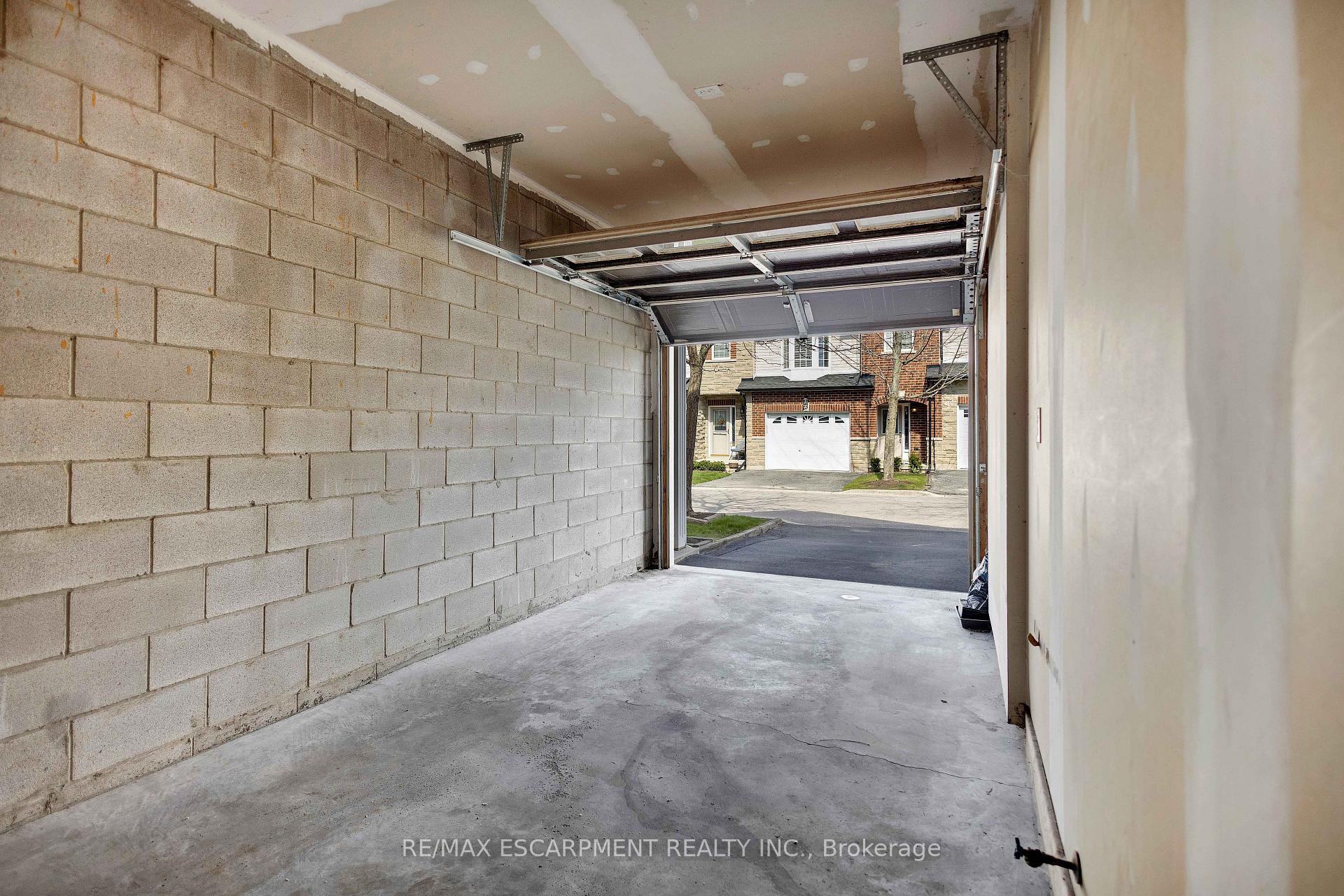 Photo 28 of Unit 8, 232 Stonehenge Drive, Hamilton, Ancaster — HOMEH