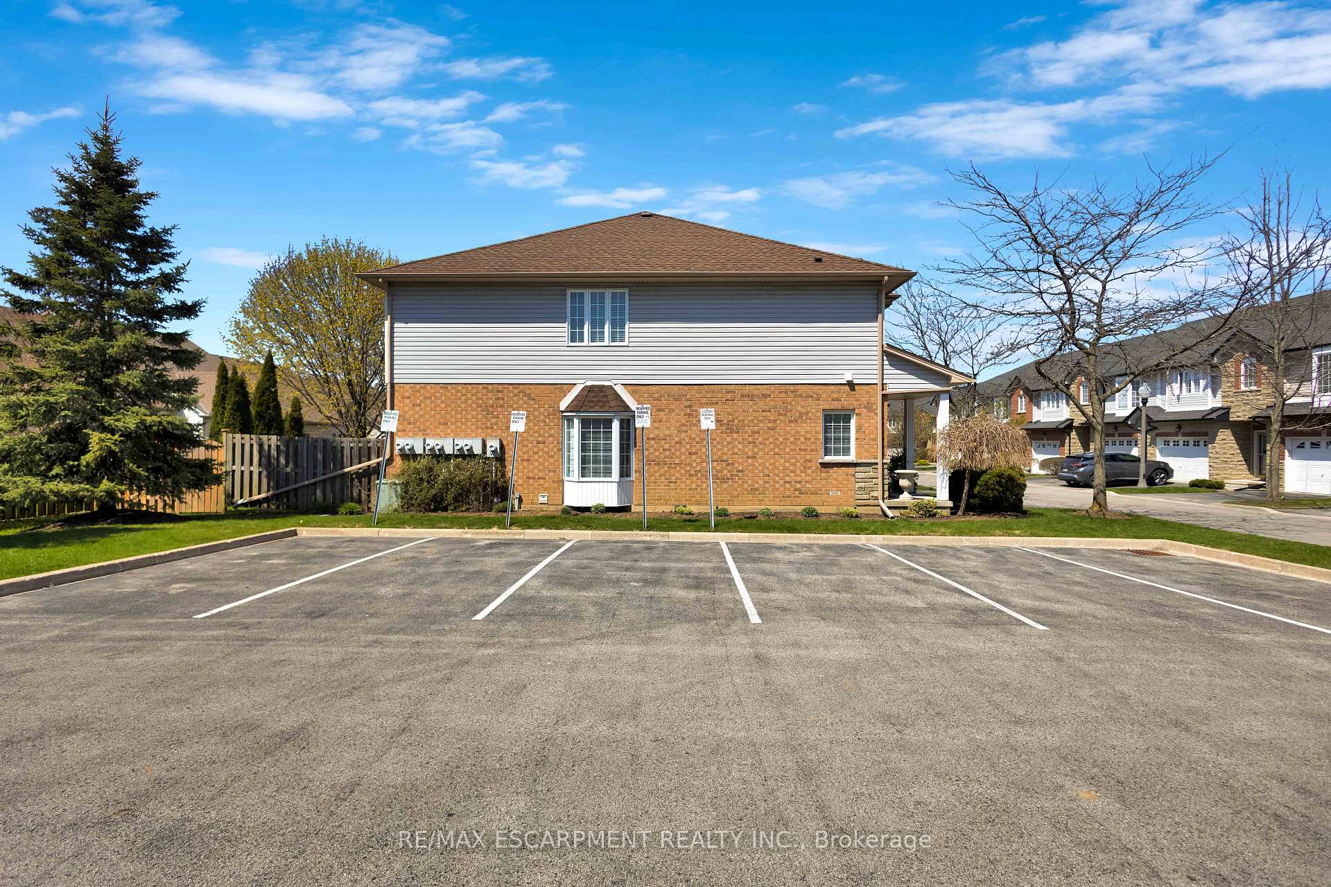 Photo 29 of Unit 8, 232 Stonehenge Drive, Hamilton, Ancaster — HOMEH