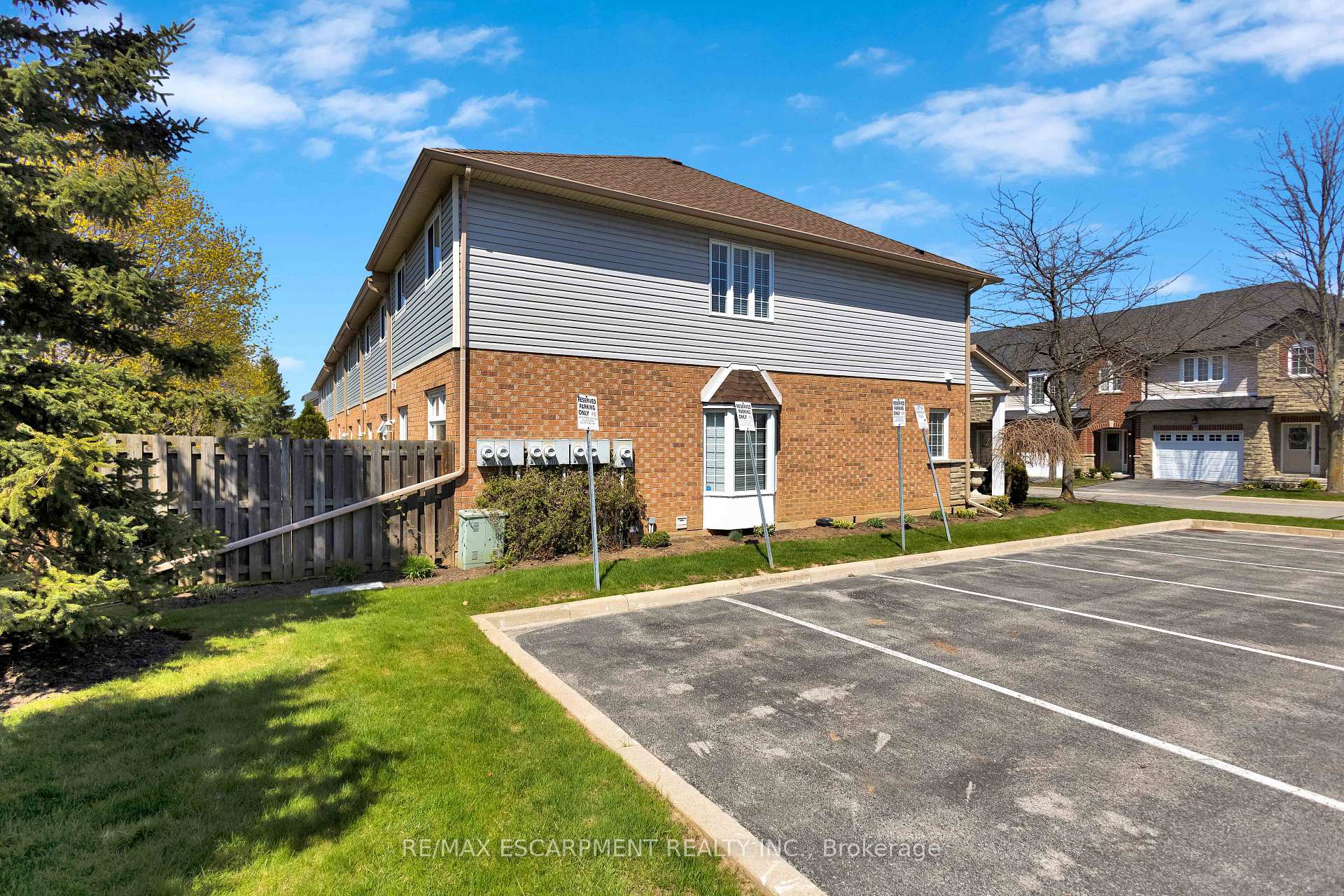 Photo 30 of Unit 8, 232 Stonehenge Drive, Hamilton, Ancaster — HOMEH