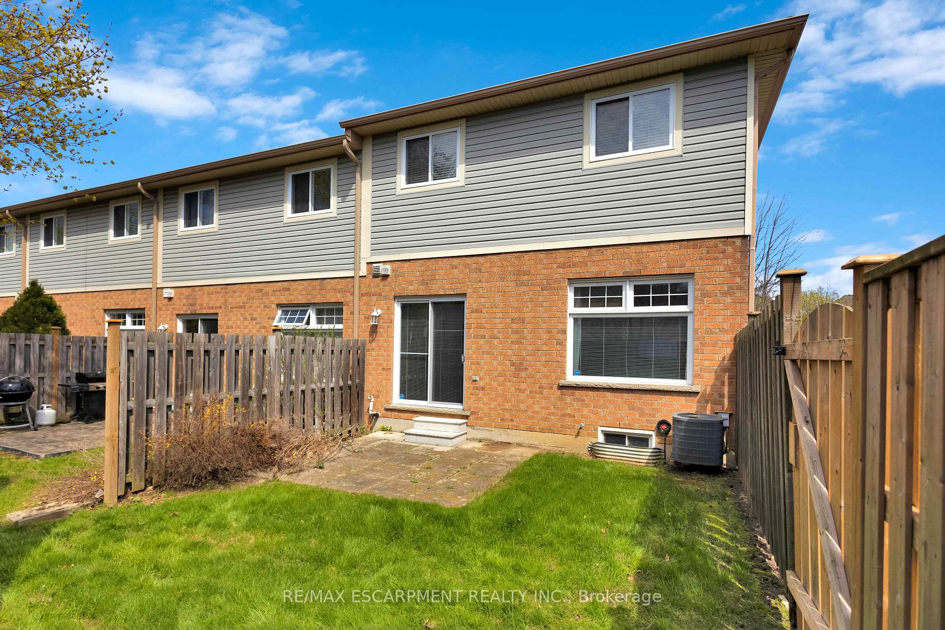 Photo 31 of Unit 8, 232 Stonehenge Drive, Hamilton, Ancaster — HOMEH