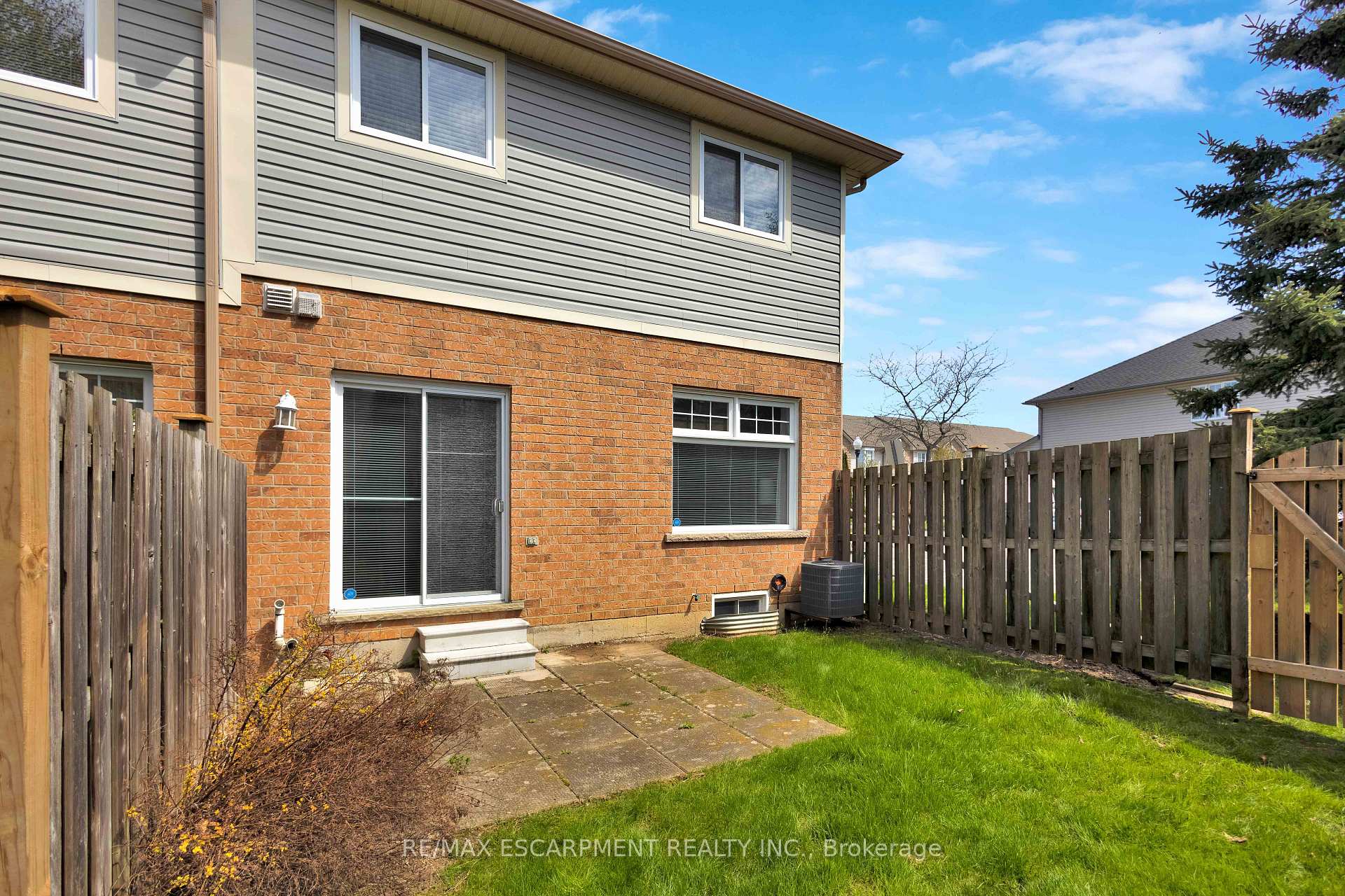 Photo 33 of Unit 8, 232 Stonehenge Drive, Hamilton, Ancaster — HOMEH