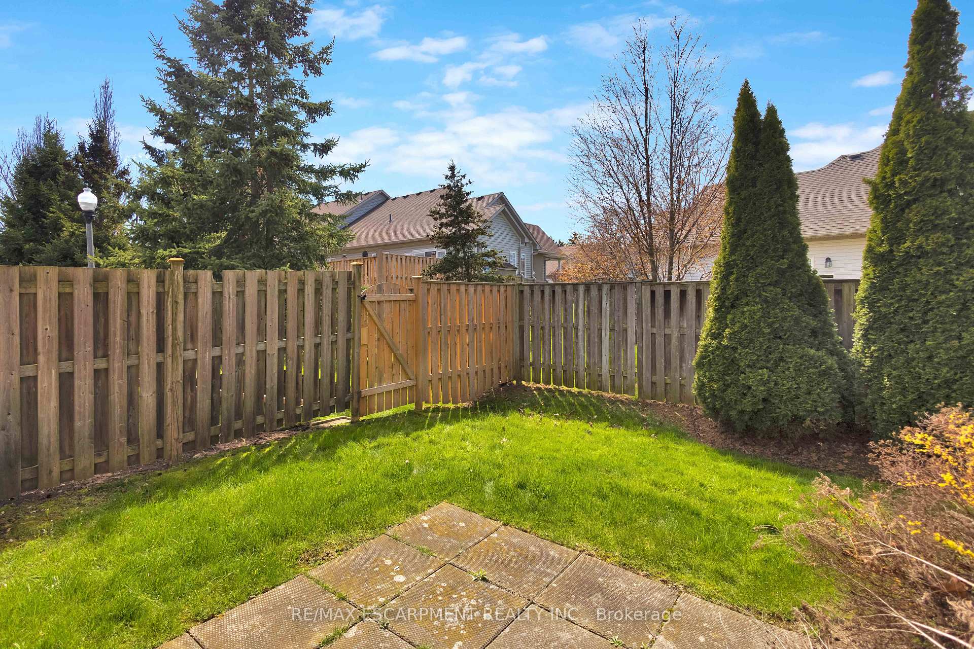 Photo 34 of Unit 8, 232 Stonehenge Drive, Hamilton, Ancaster — HOMEH
