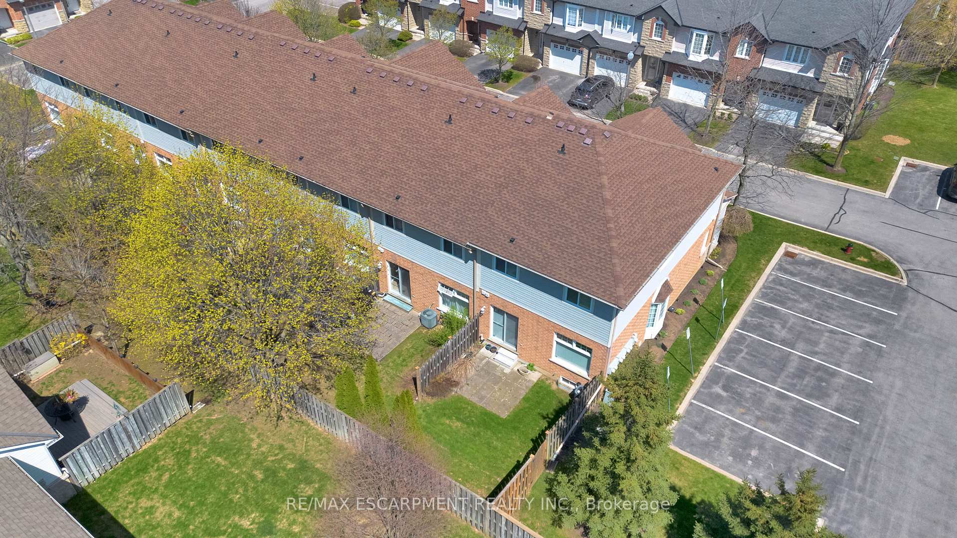 Photo 36 of Unit 8, 232 Stonehenge Drive, Hamilton, Ancaster — HOMEH