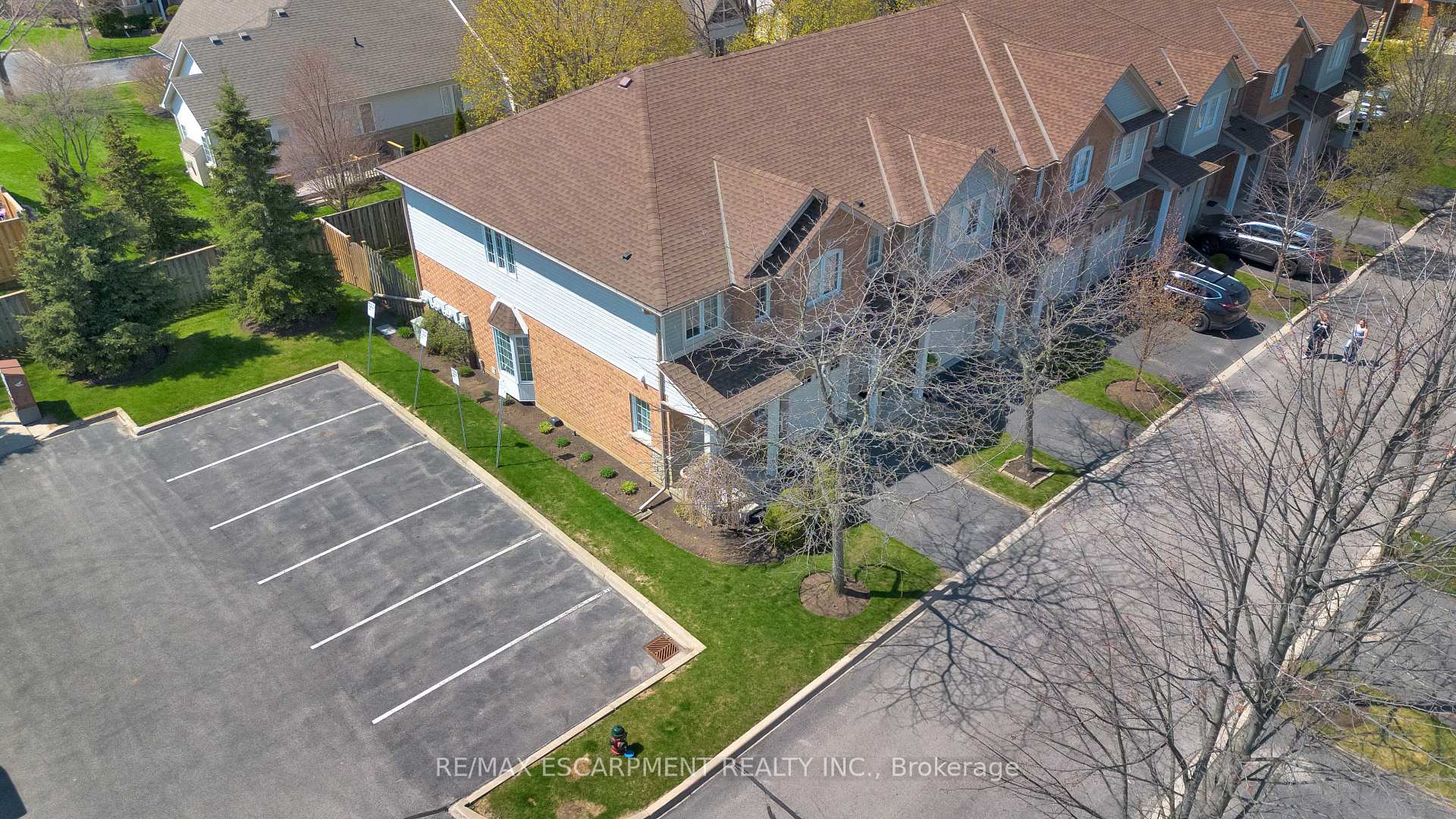 Photo 42 of Unit 8, 232 Stonehenge Drive, Hamilton, Ancaster — HOMEH
