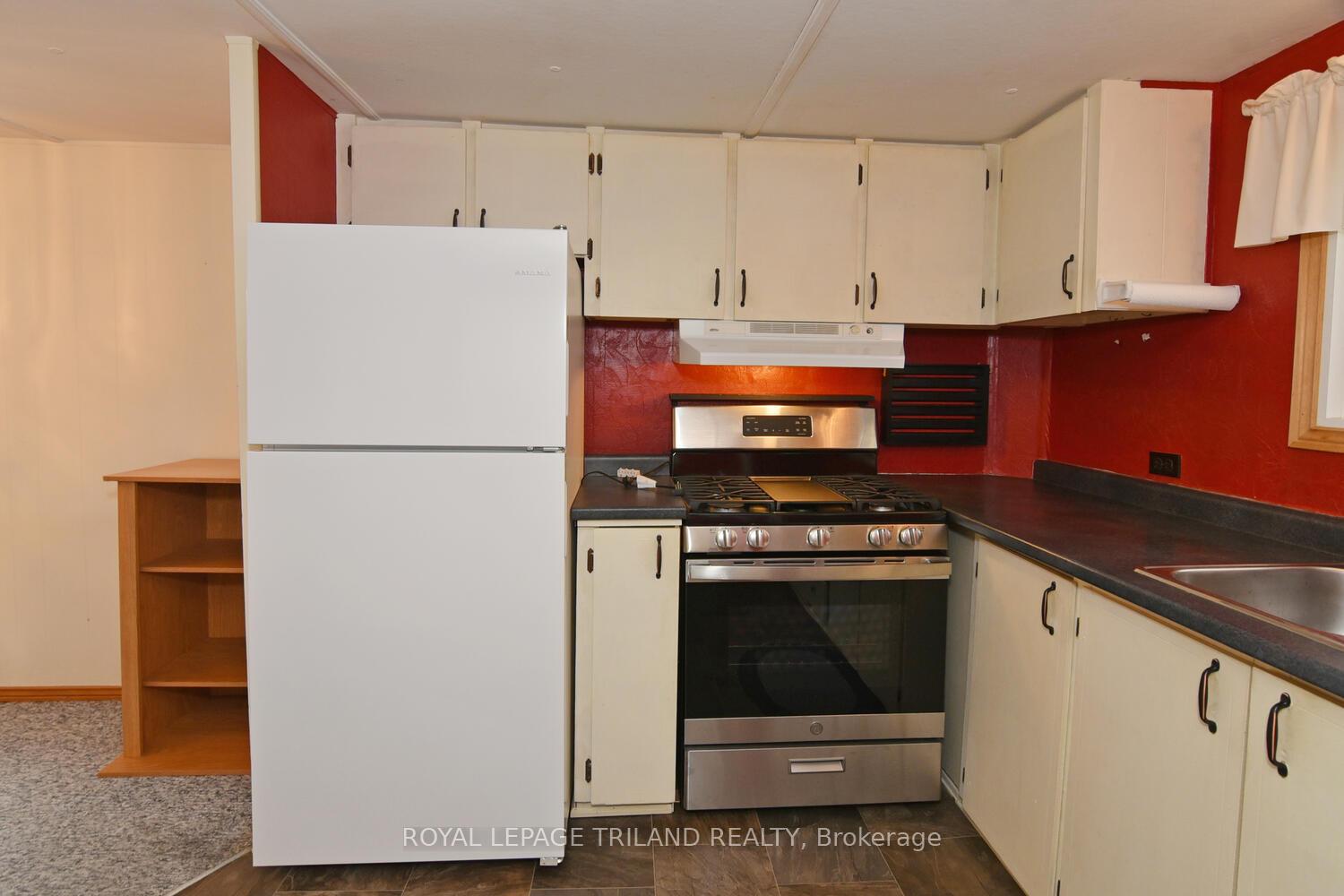 Photo 14 of Unit 27, 9385 Ipperwash Road, Lambton Shores — HOMEH