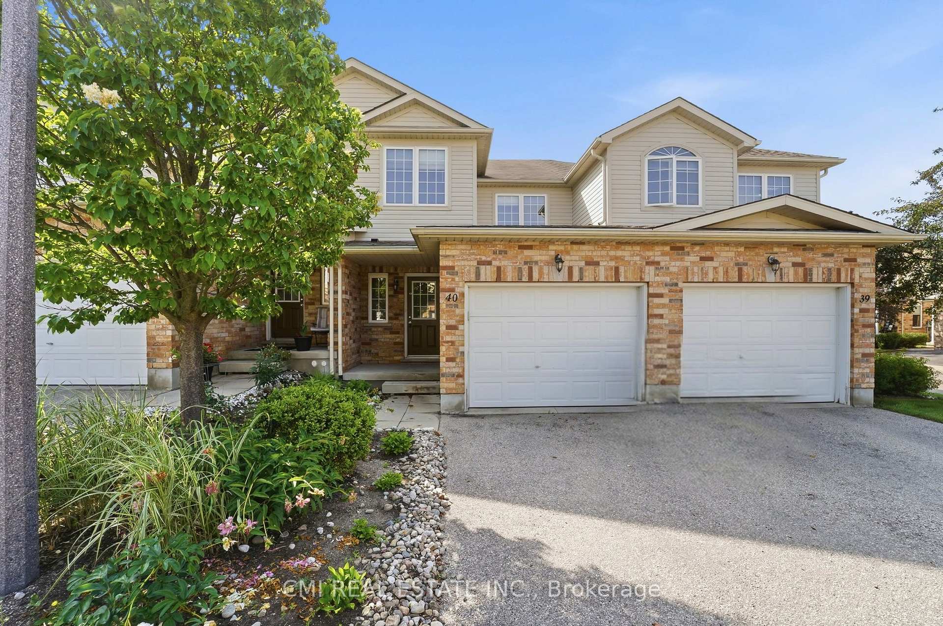Photo 2 of Unit 40, 105 Bard Boulevard, Guelph, Pineridge/Westminster Woods — HOMEH