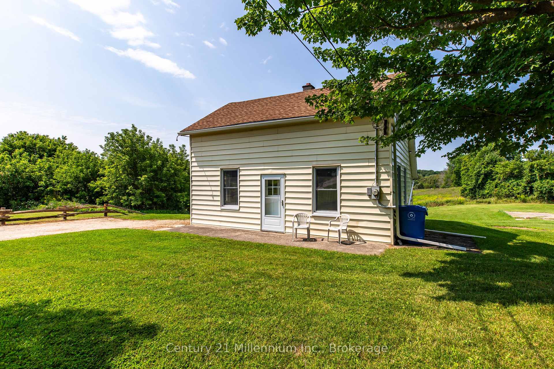 Photo 8 of 306 David Winkler Parkway, West Grey — HOMEH