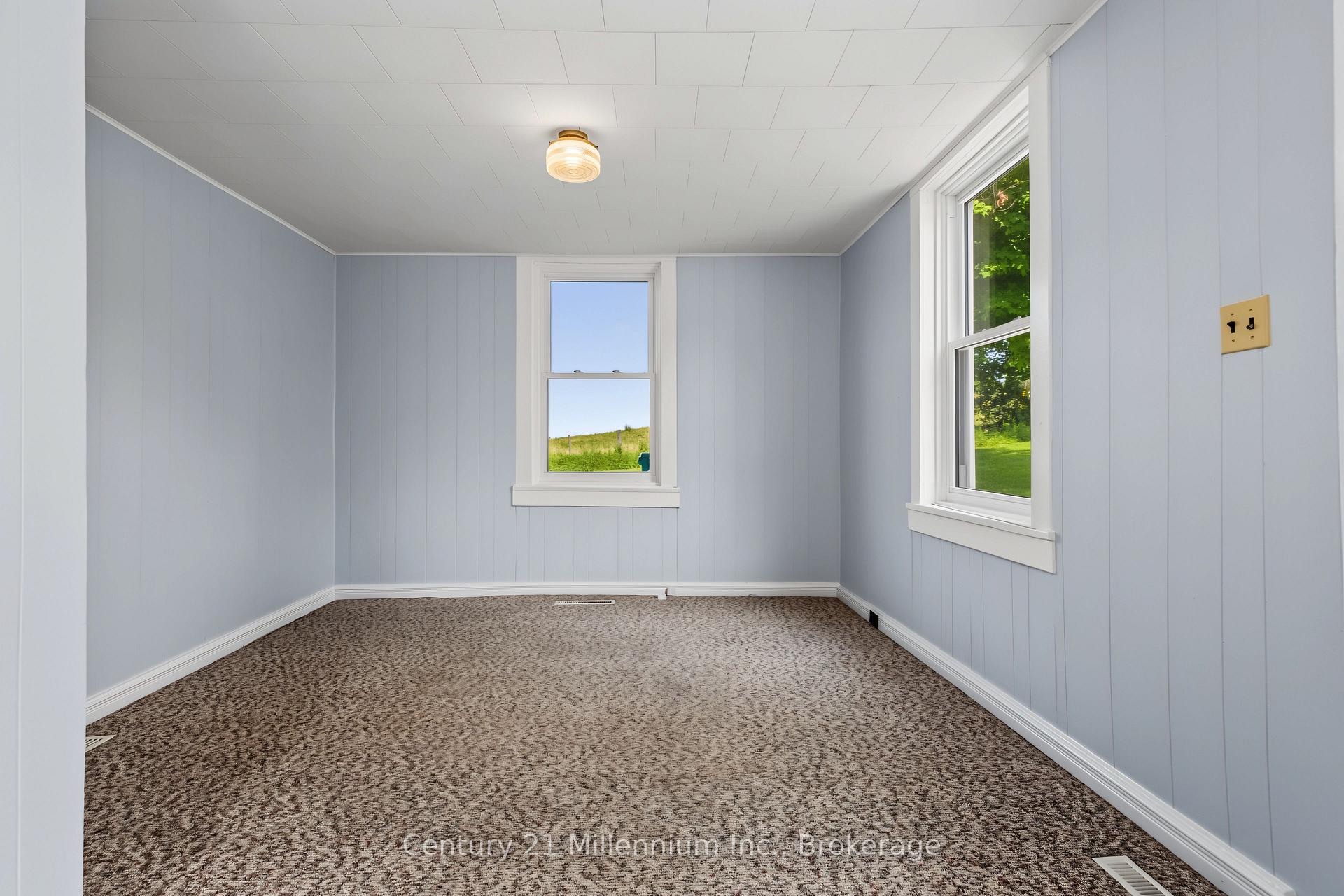 Photo 10 of 306 David Winkler Parkway, West Grey — HOMEH
