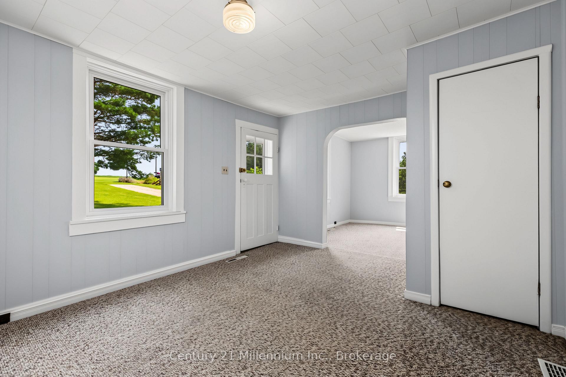 Photo 11 of 306 David Winkler Parkway, West Grey — HOMEH