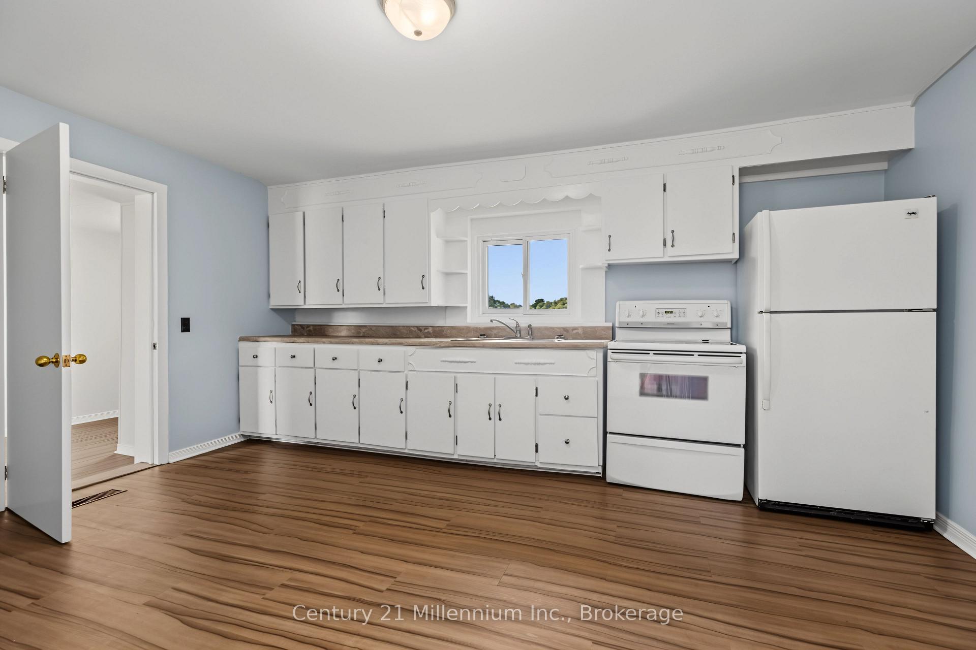 Photo 17 of 306 David Winkler Parkway, West Grey — HOMEH
