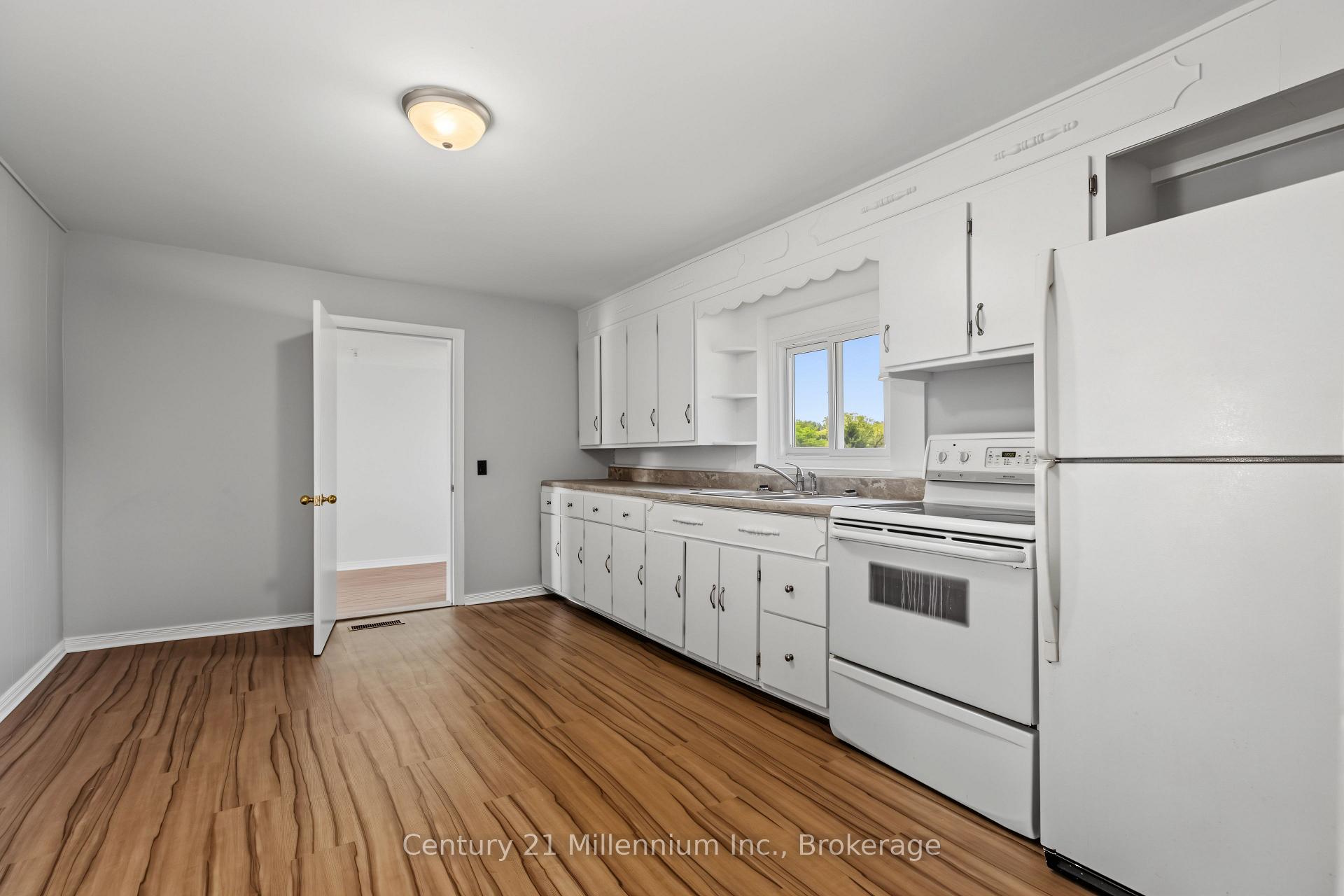 Photo 18 of 306 David Winkler Parkway, West Grey — HOMEH