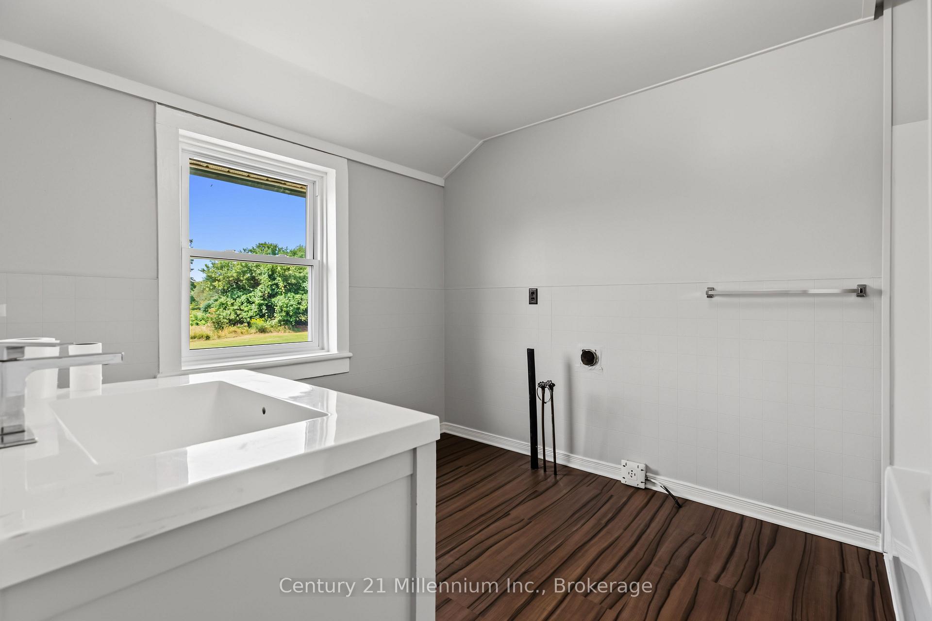 Photo 20 of 306 David Winkler Parkway, West Grey — HOMEH