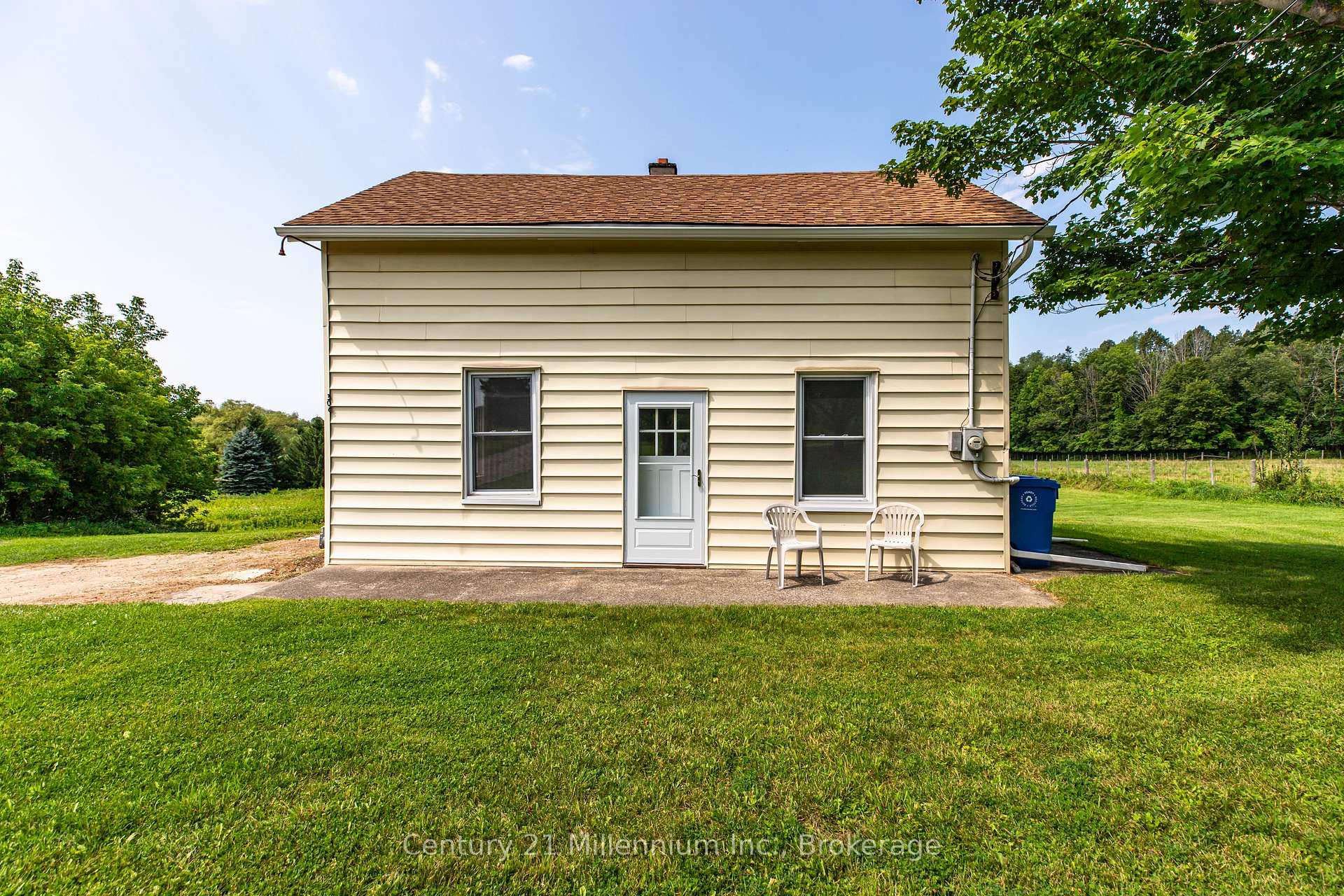 Photo 31 of 306 David Winkler Parkway, West Grey — HOMEH