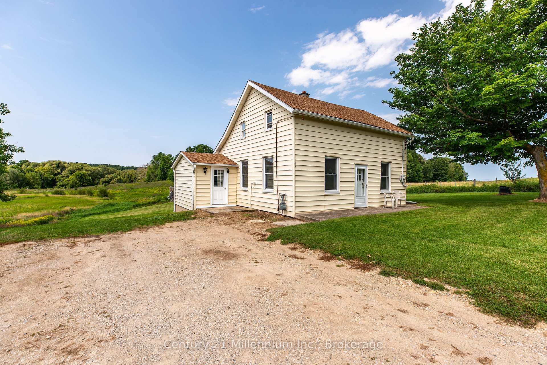 Photo 32 of 306 David Winkler Parkway, West Grey — HOMEH