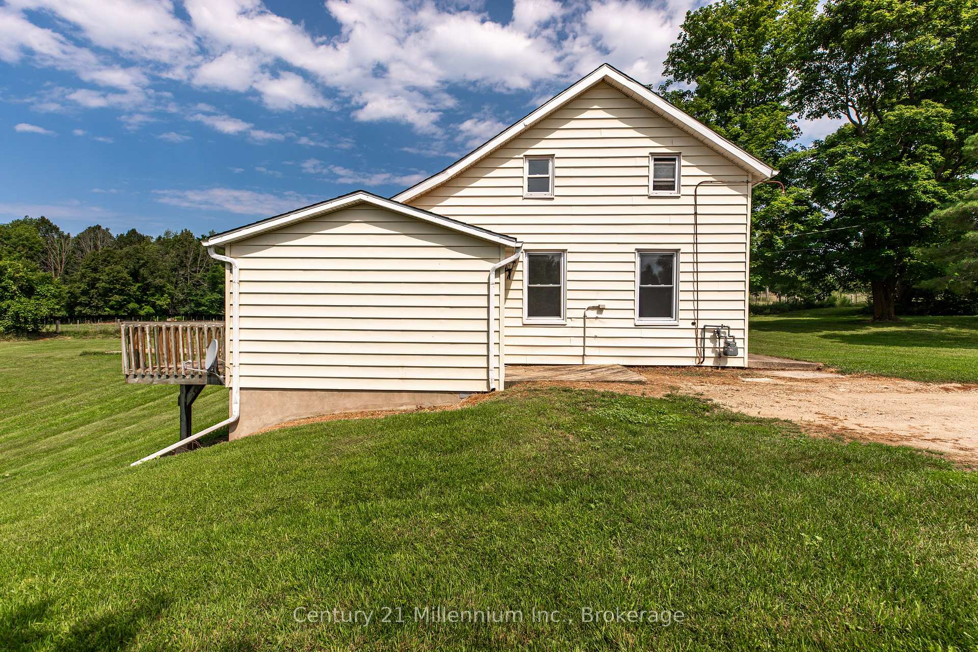 Photo 33 of 306 David Winkler Parkway, West Grey — HOMEH