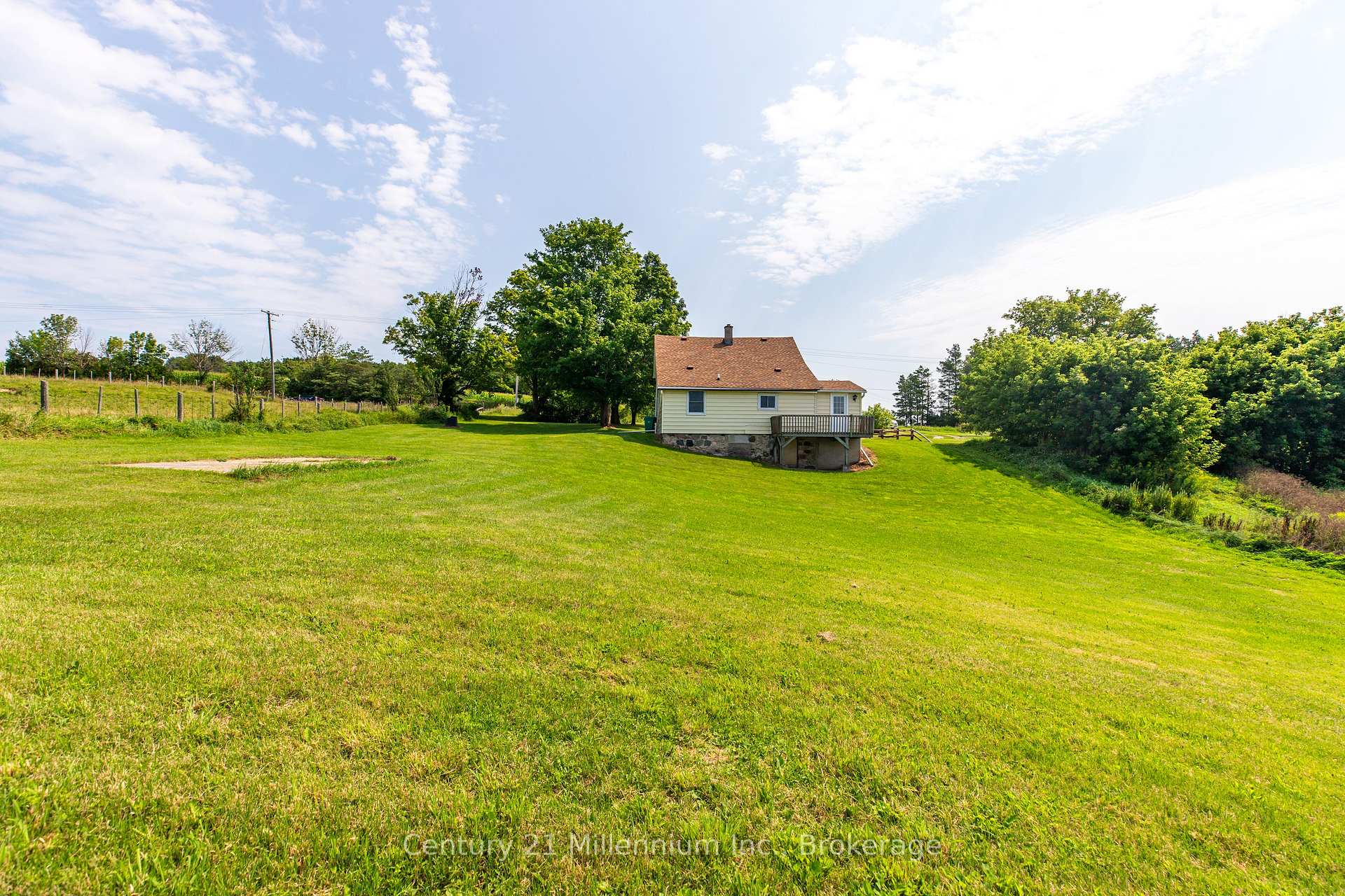 Photo 35 of 306 David Winkler Parkway, West Grey — HOMEH