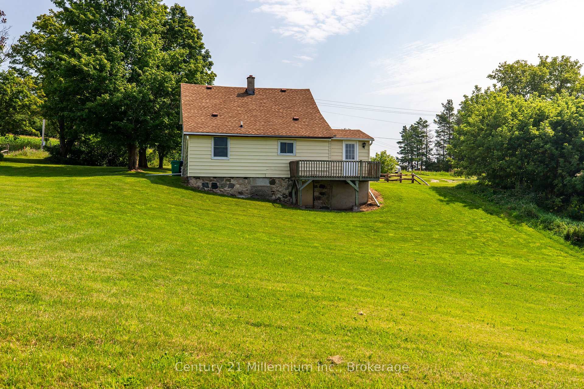 Photo 36 of 306 David Winkler Parkway, West Grey — HOMEH