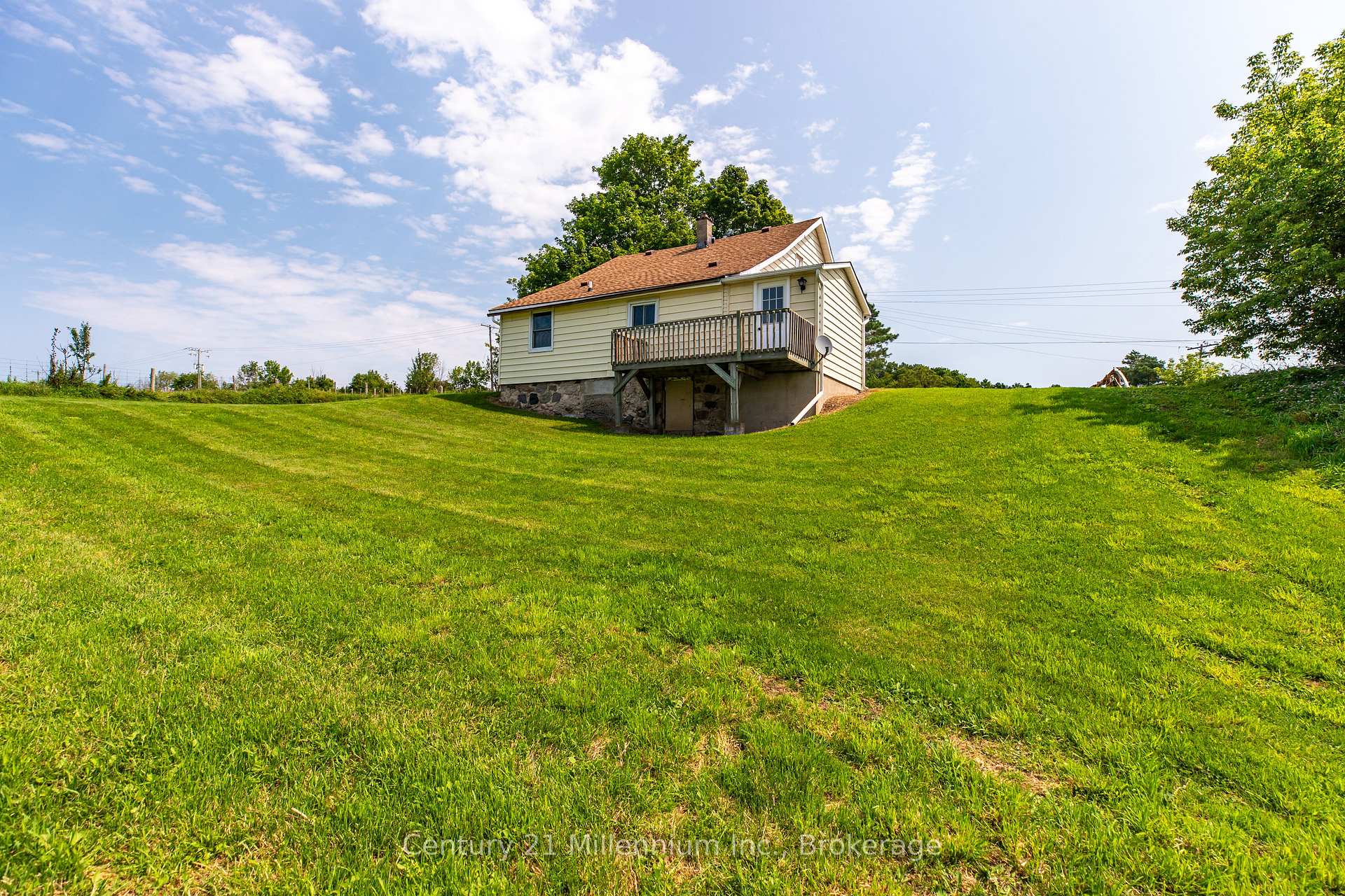 Photo 37 of 306 David Winkler Parkway, West Grey — HOMEH