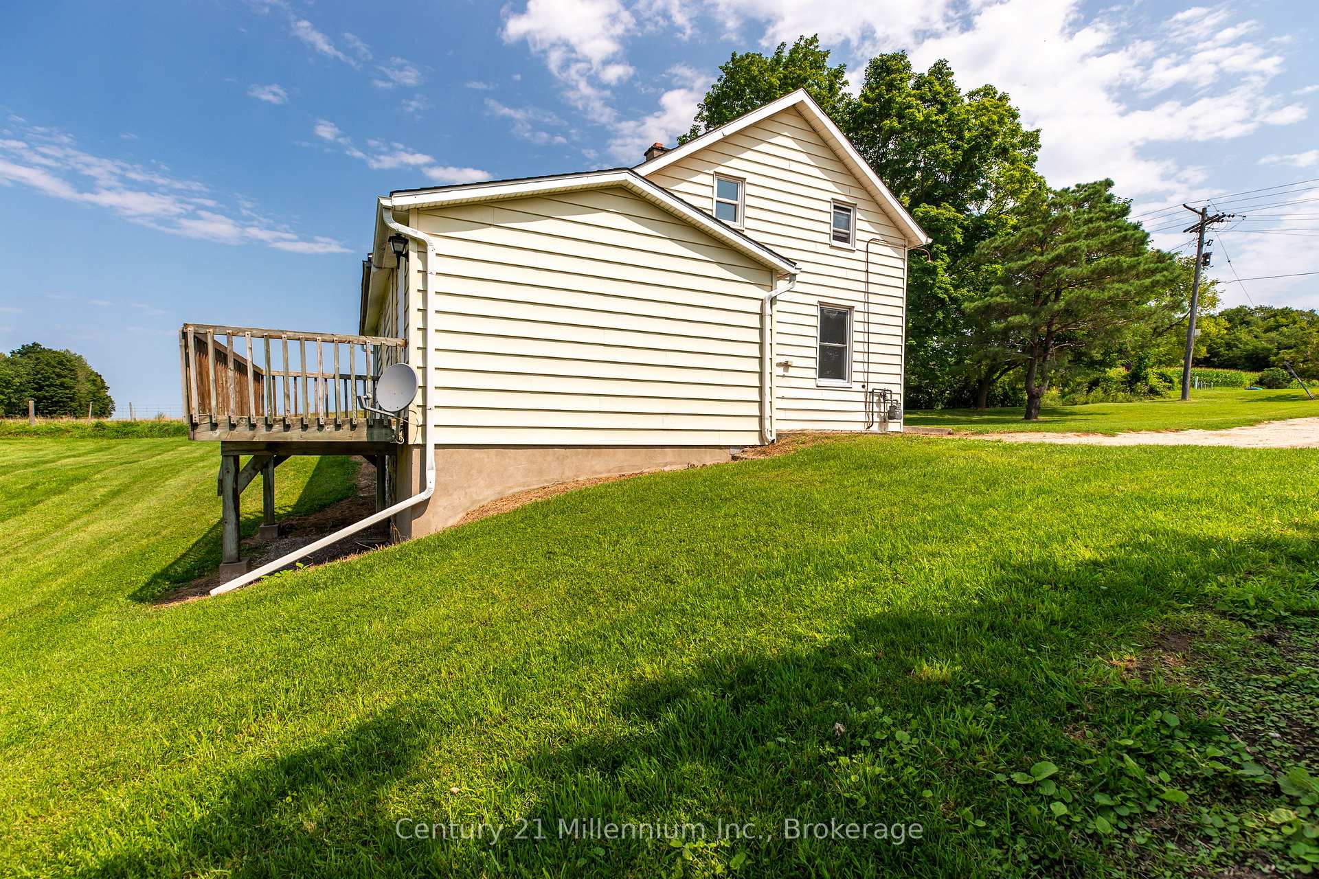 Photo 40 of 306 David Winkler Parkway, West Grey — HOMEH