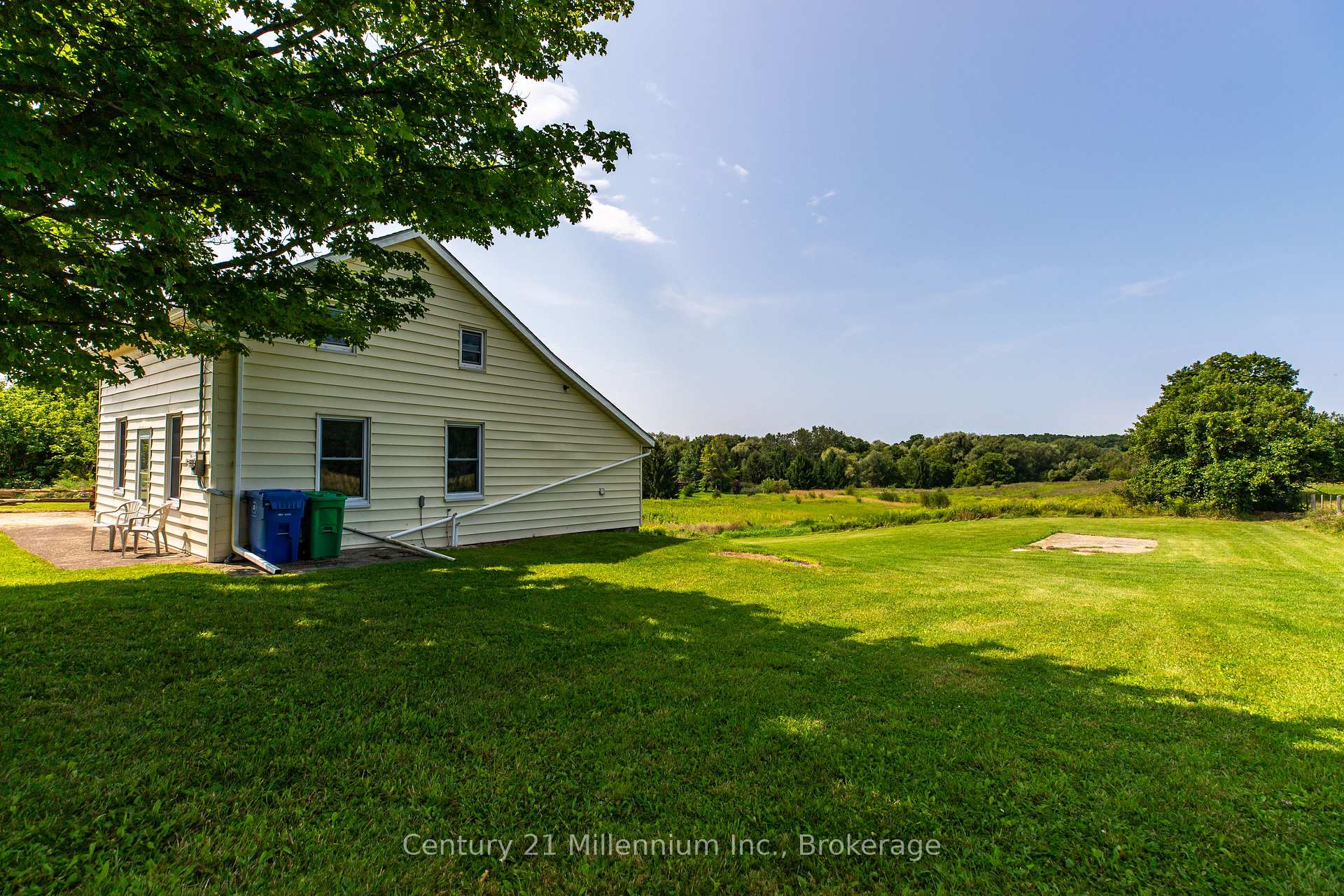 Photo 42 of 306 David Winkler Parkway, West Grey — HOMEH