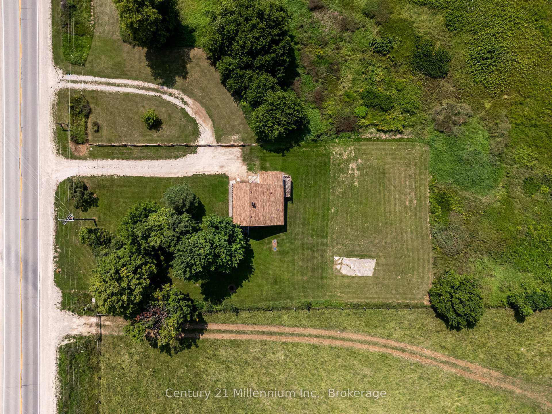 Photo 47 of 306 David Winkler Parkway, West Grey — HOMEH