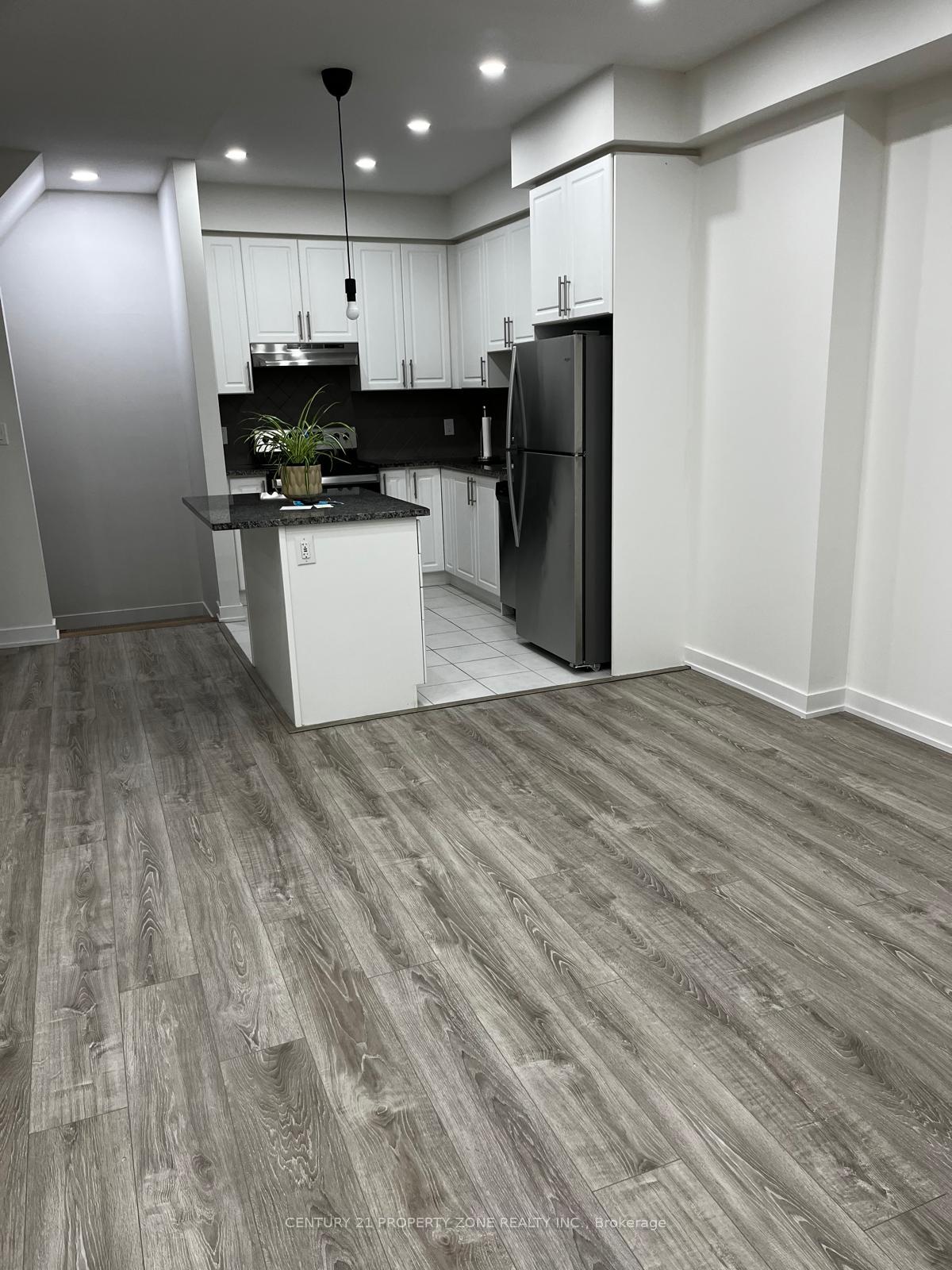 Photo 5 of Unit 64, 590 North Service Road, Hamilton, Stoney Creek — HOMEH