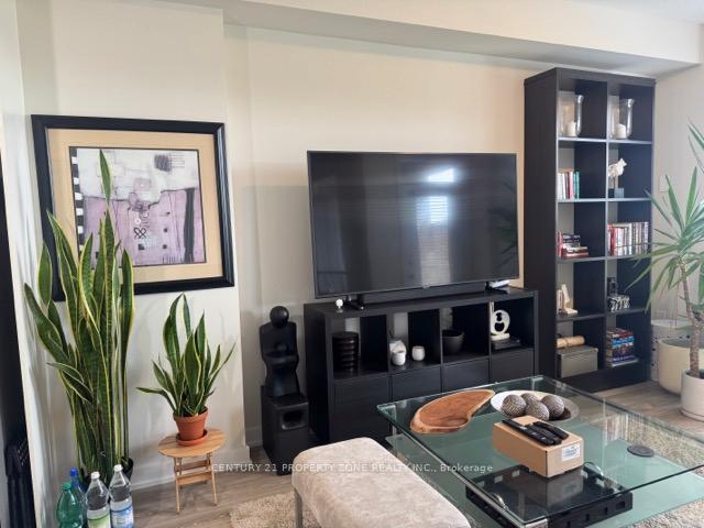 Photo 12 of Unit 64, 590 North Service Road, Hamilton, Stoney Creek — HOMEH
