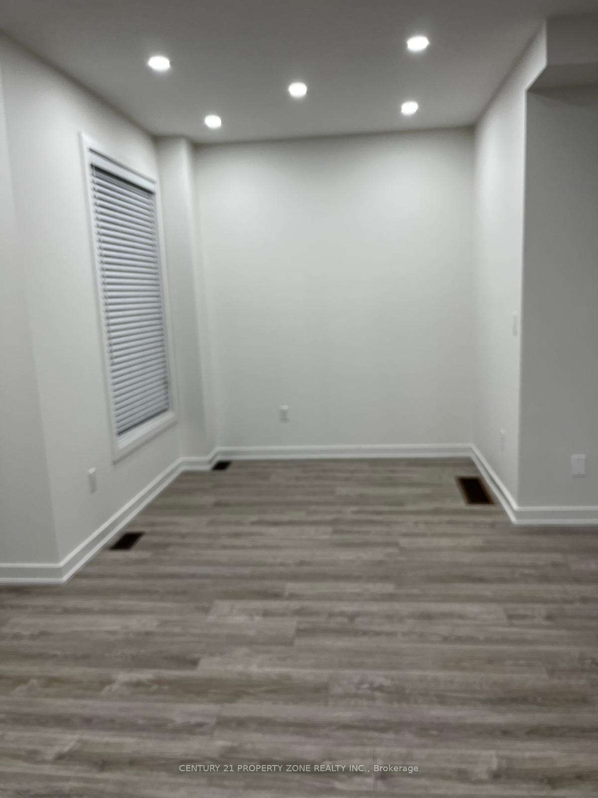 Photo 17 of Unit 64, 590 North Service Road, Hamilton, Stoney Creek — HOMEH