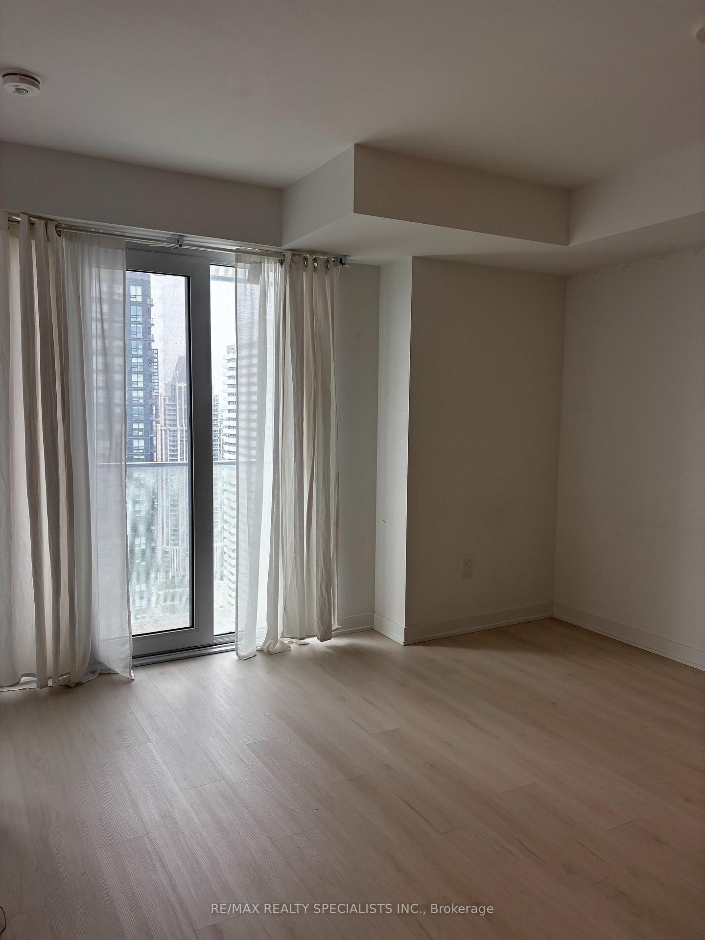 Photo 9 of Unit 3510, 3900 Confederation Parkway, Mississauga, City Centre — HOMEH