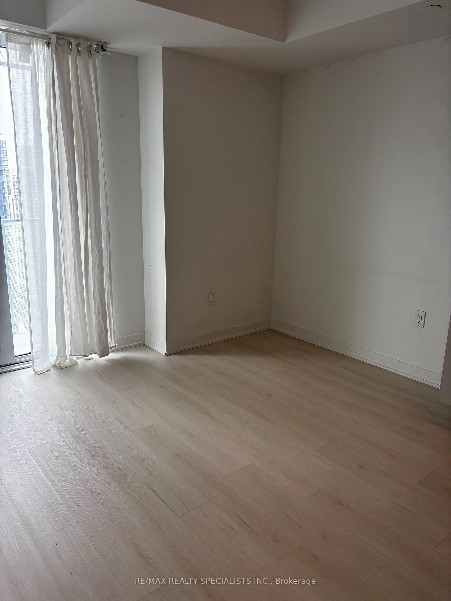 Photo 10 of Unit 3510, 3900 Confederation Parkway, Mississauga, City Centre — HOMEH
