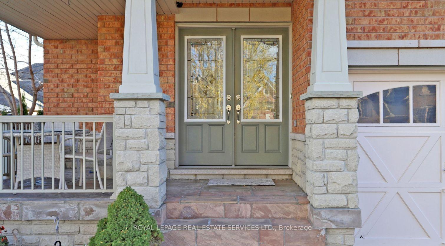 Photo 5 of 45 Mapleton Mills Drive S, King, Schomberg — HOMEH