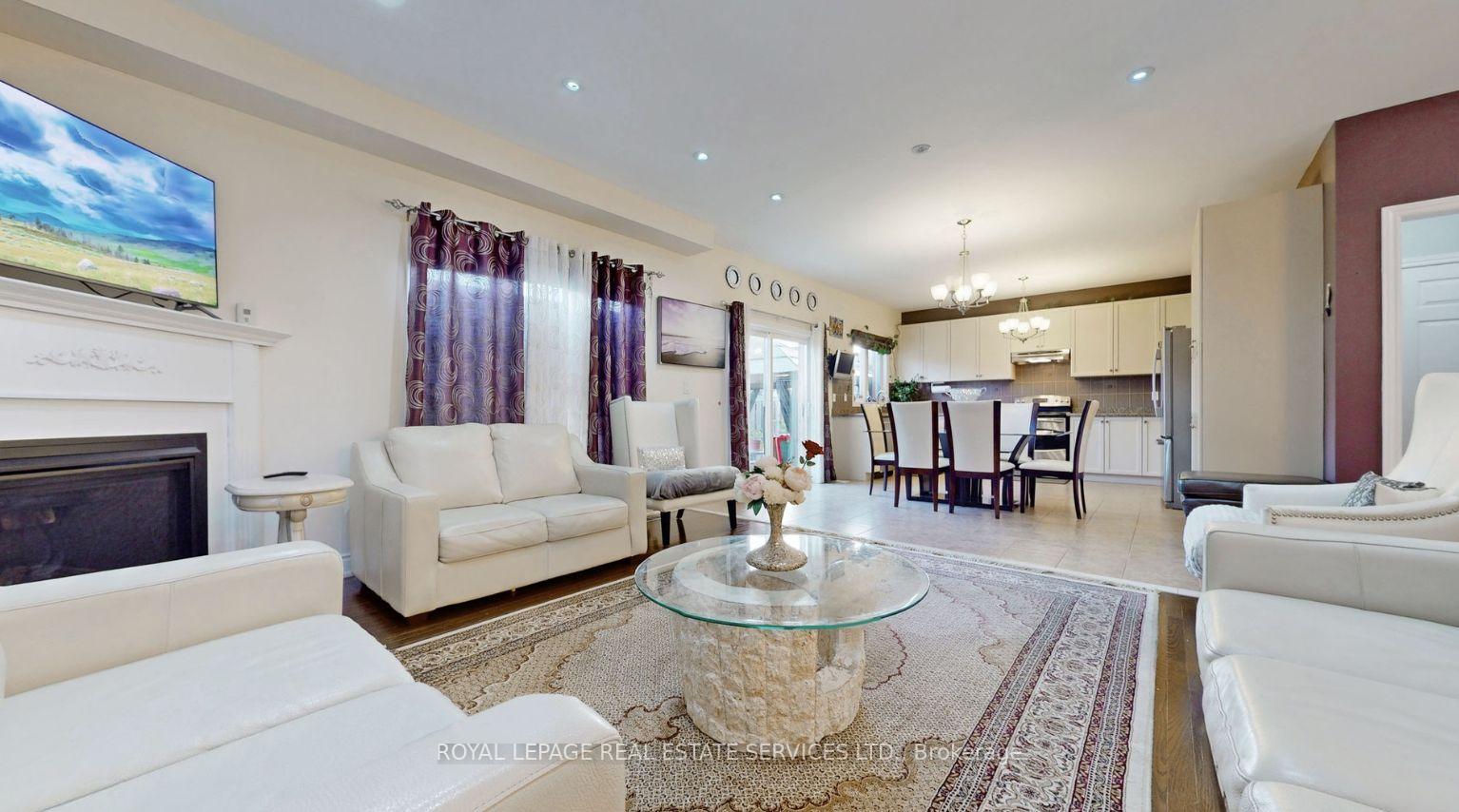 Photo 10 of 45 Mapleton Mills Drive S, King, Schomberg — HOMEH