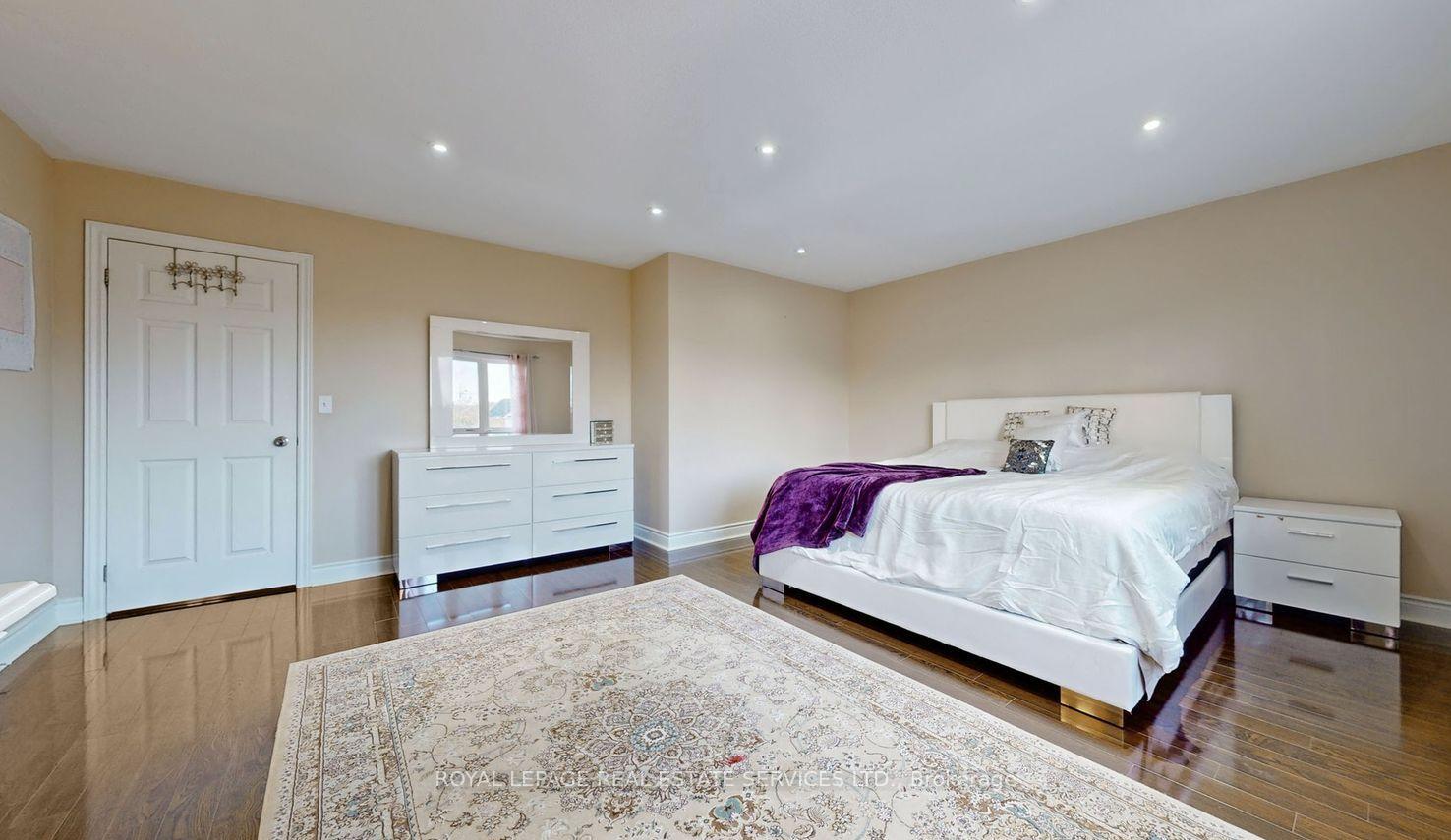Photo 20 of 45 Mapleton Mills Drive S, King, Schomberg — HOMEH
