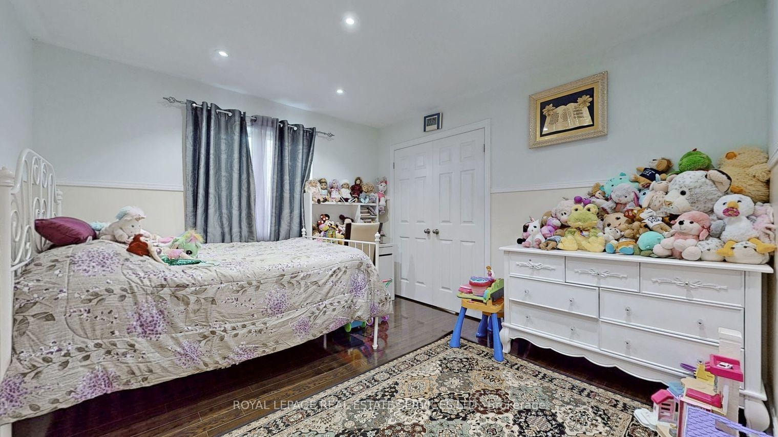 Photo 25 of 45 Mapleton Mills Drive S, King, Schomberg — HOMEH