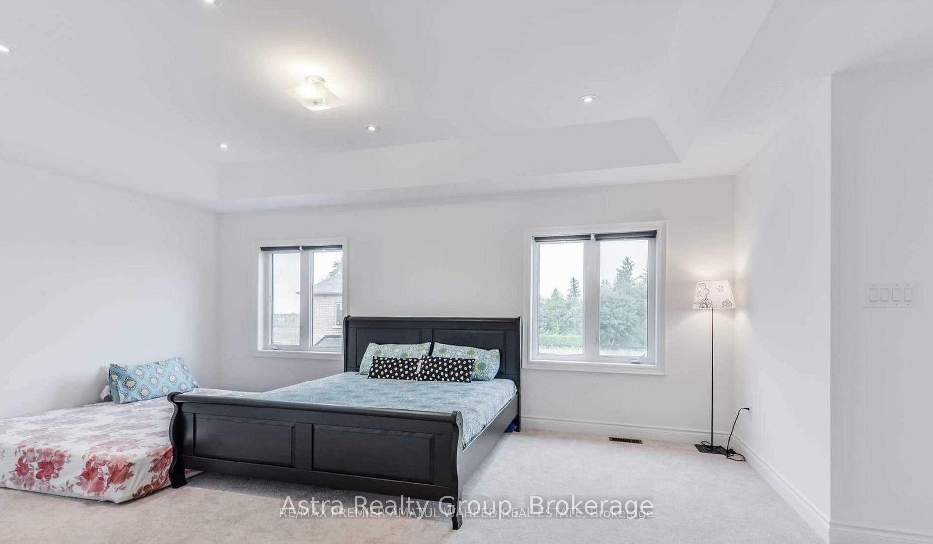 Photo 8 of 596 Mactier Drive, Vaughan, Kleinburg — HOMEH