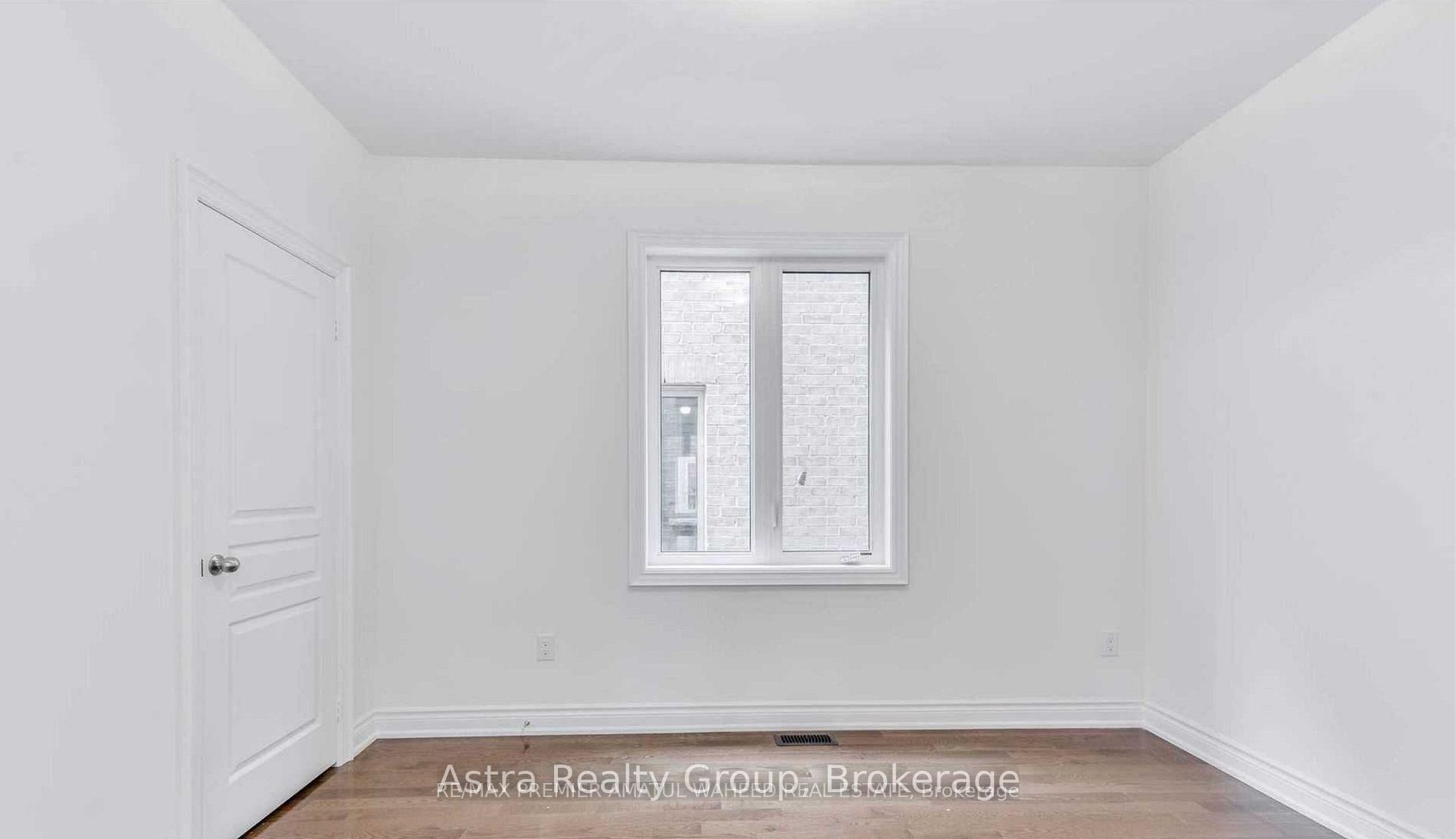 Photo 10 of 596 Mactier Drive, Vaughan, Kleinburg — HOMEH