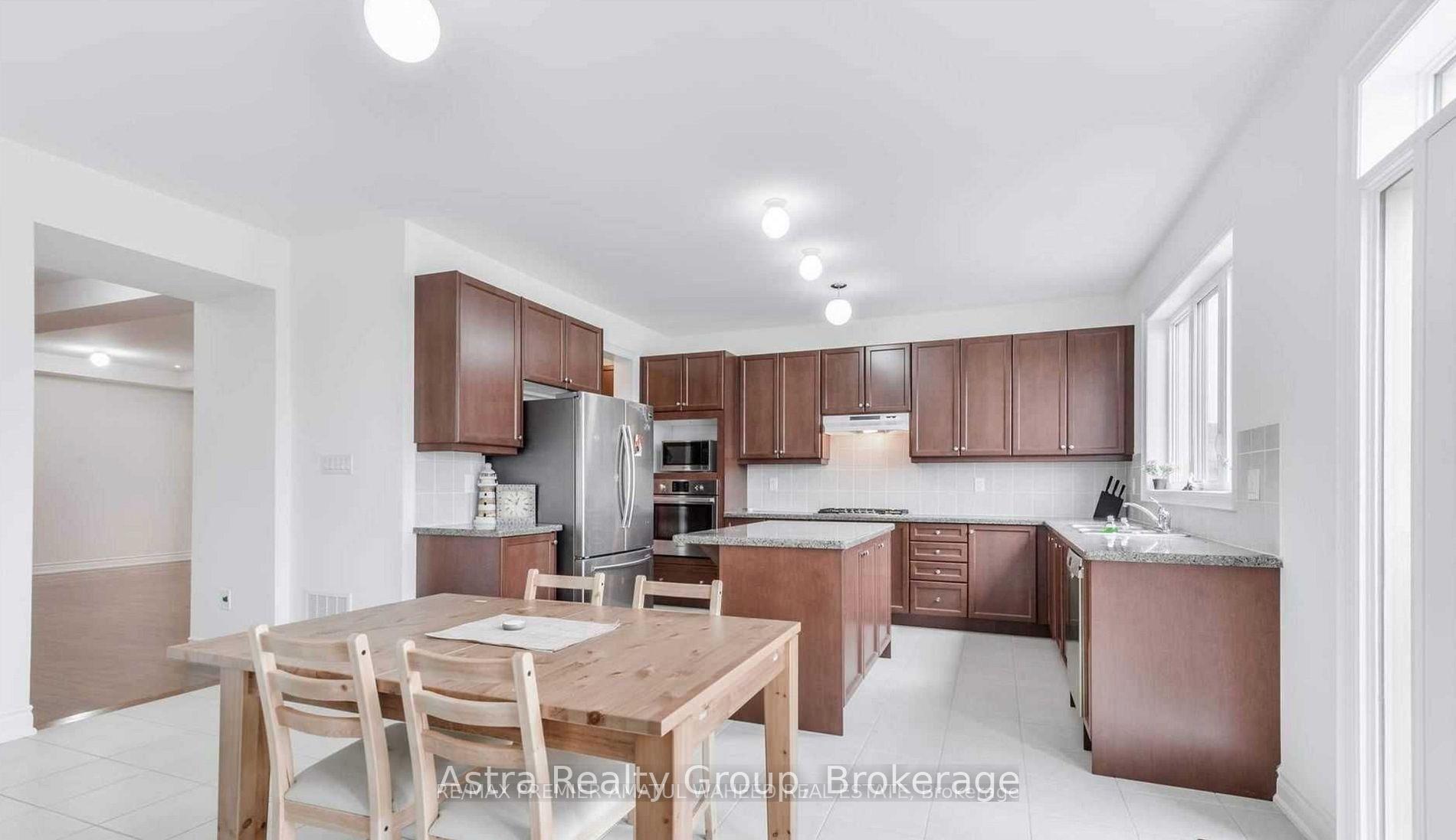 Photo 13 of 596 Mactier Drive, Vaughan, Kleinburg — HOMEH