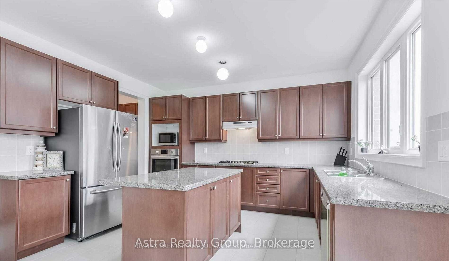 Photo 14 of 596 Mactier Drive, Vaughan, Kleinburg — HOMEH