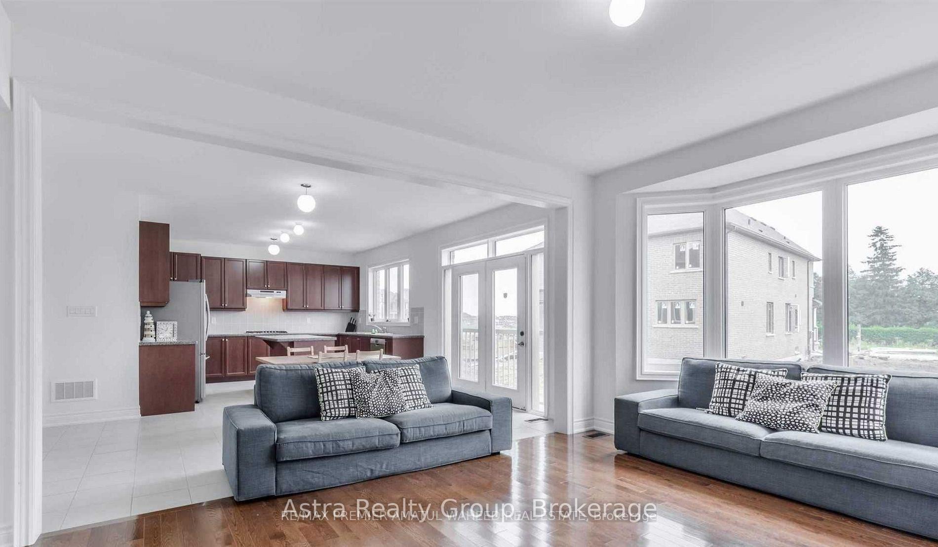 Photo 17 of 596 Mactier Drive, Vaughan, Kleinburg — HOMEH