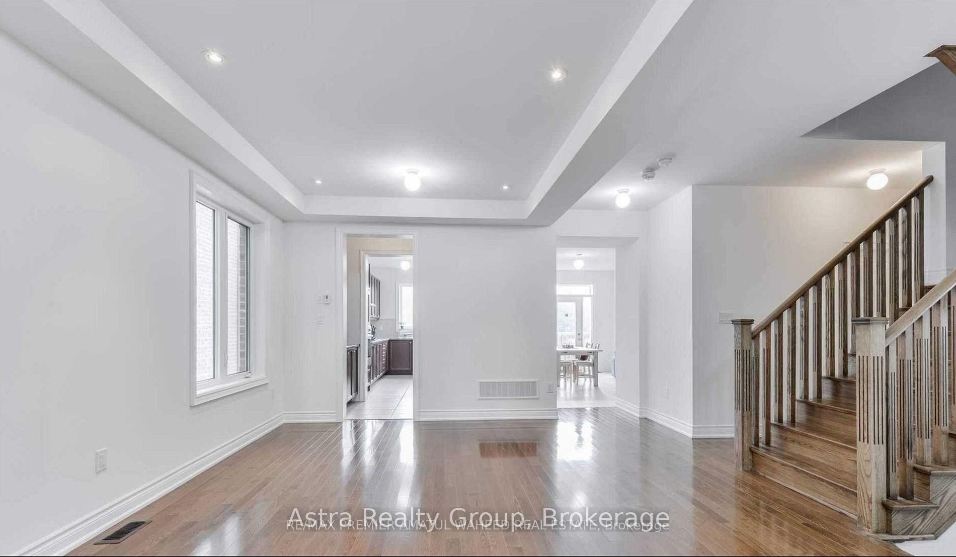 Photo 22 of 596 Mactier Drive, Vaughan, Kleinburg — HOMEH