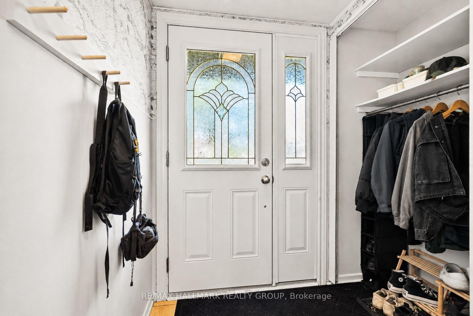 Photo 3 of 932 Beauclaire Drive, Ottawa, Orleans Wood — HOMEH