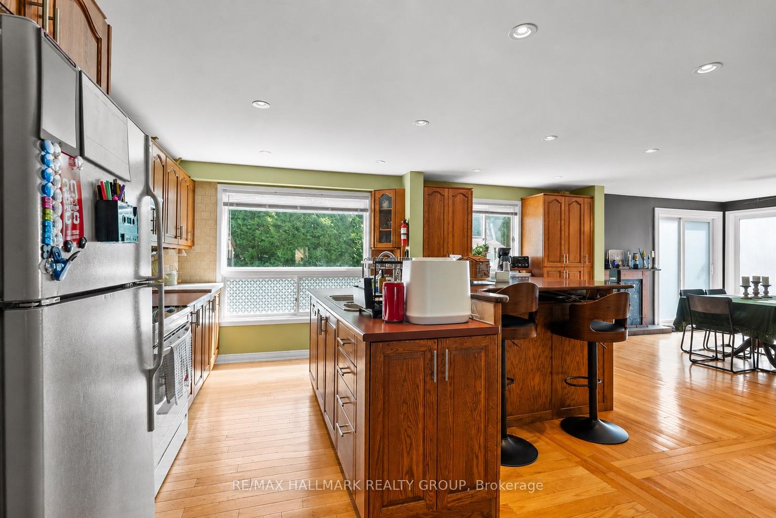 Photo 9 of 932 Beauclaire Drive, Ottawa, Orleans Wood — HOMEH