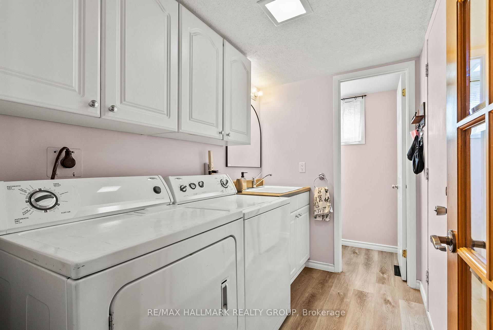 Photo 13 of 932 Beauclaire Drive, Ottawa, Orleans Wood — HOMEH