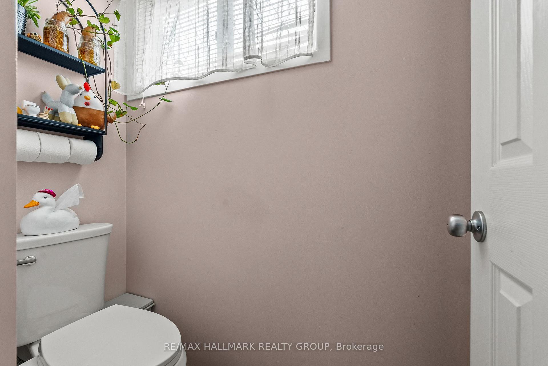 Photo 14 of 932 Beauclaire Drive, Ottawa, Orleans Wood — HOMEH