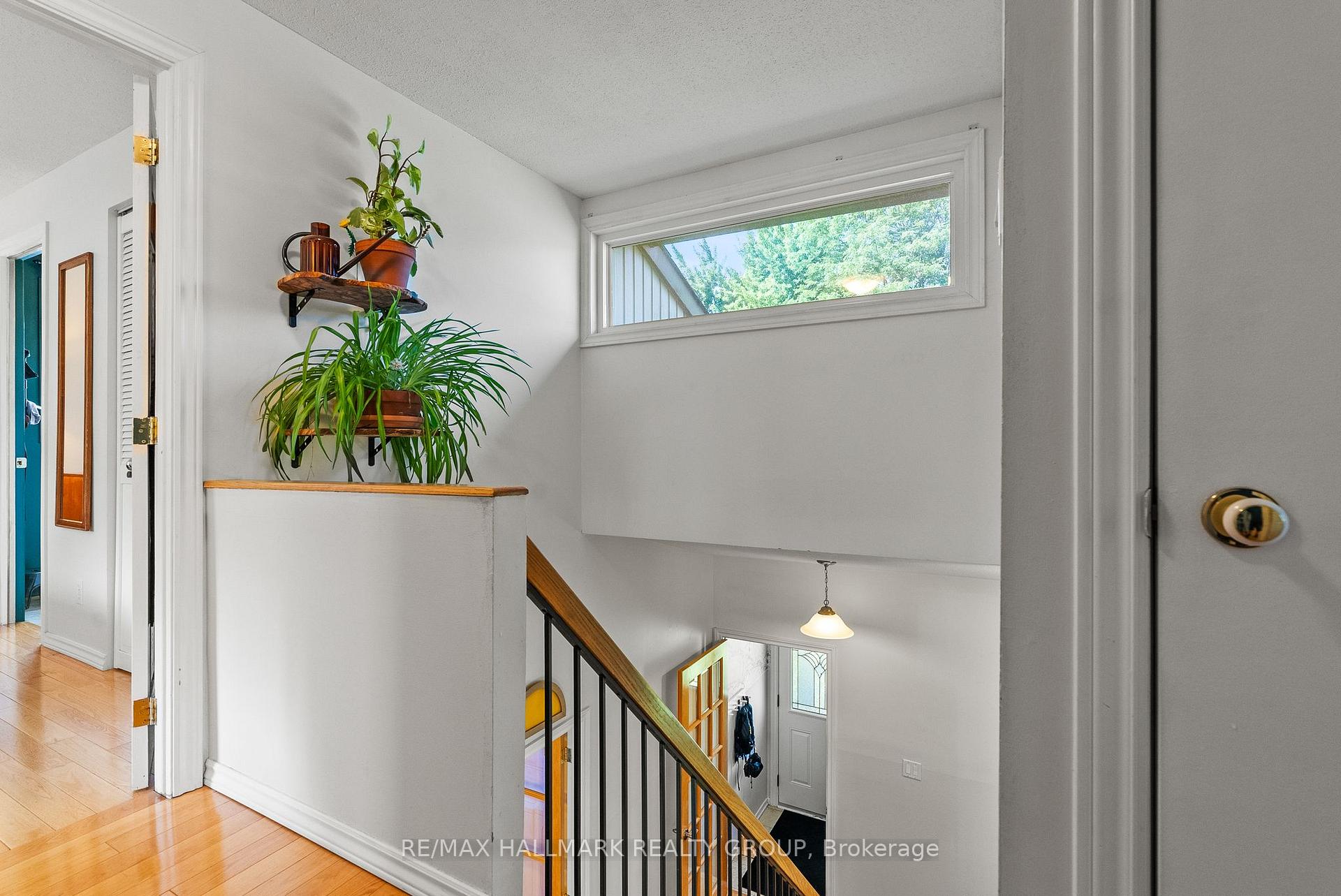 Photo 15 of 932 Beauclaire Drive, Ottawa, Orleans Wood — HOMEH