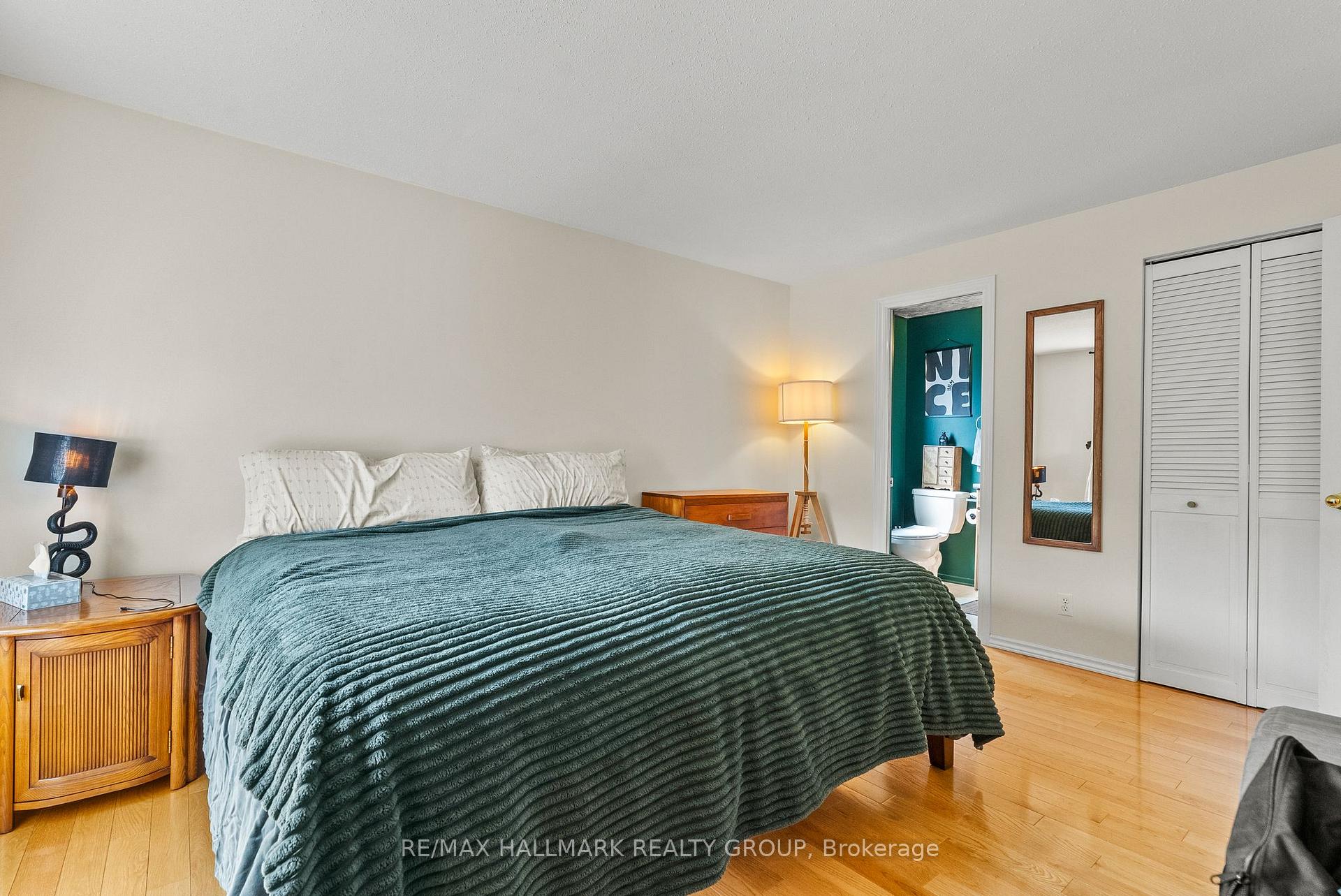 Photo 17 of 932 Beauclaire Drive, Ottawa, Orleans Wood — HOMEH